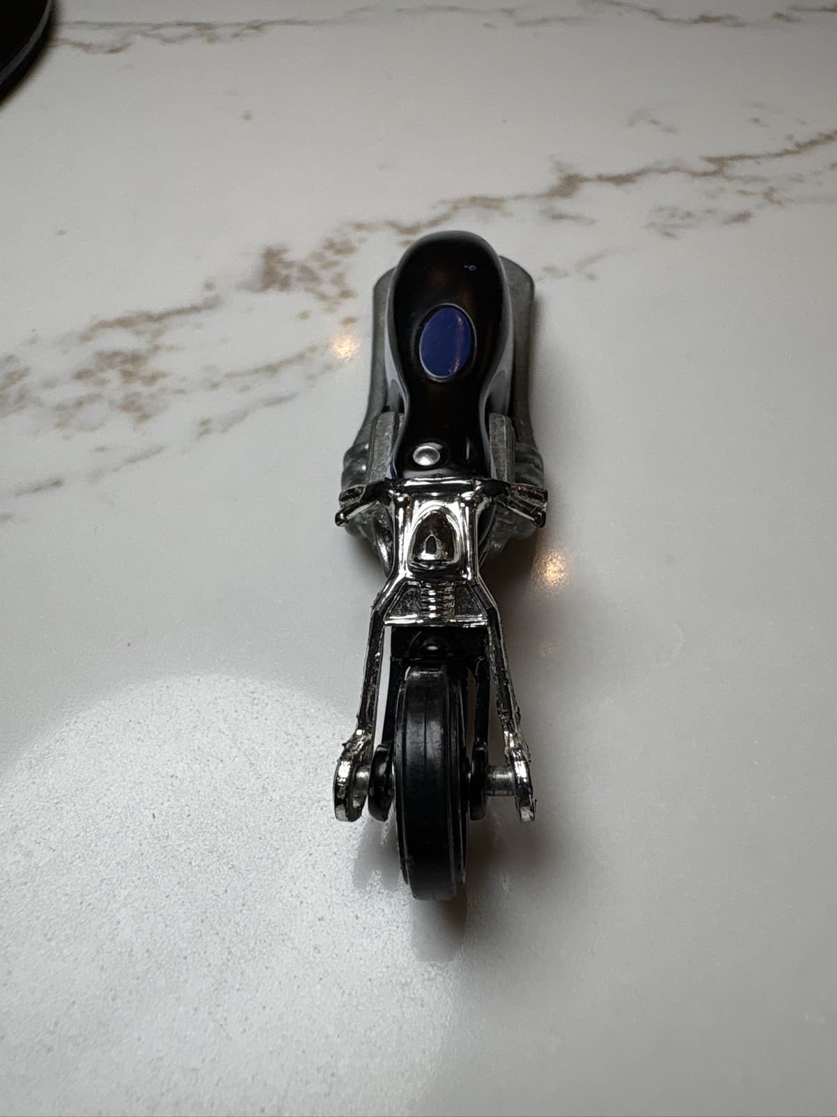Wheels Pit Cruiser Police Motorcycle HW07 Black 1:64 Diecast Bike - Thumbnail 2