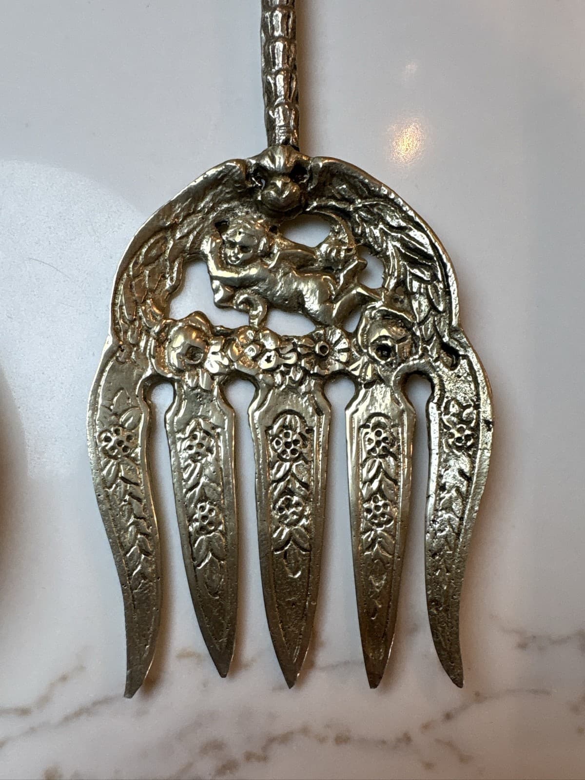 UGO BELLINI Italian Salad Serving Set Ornate Cherub Spoon Fork Pierced w/box - Thumbnail 3