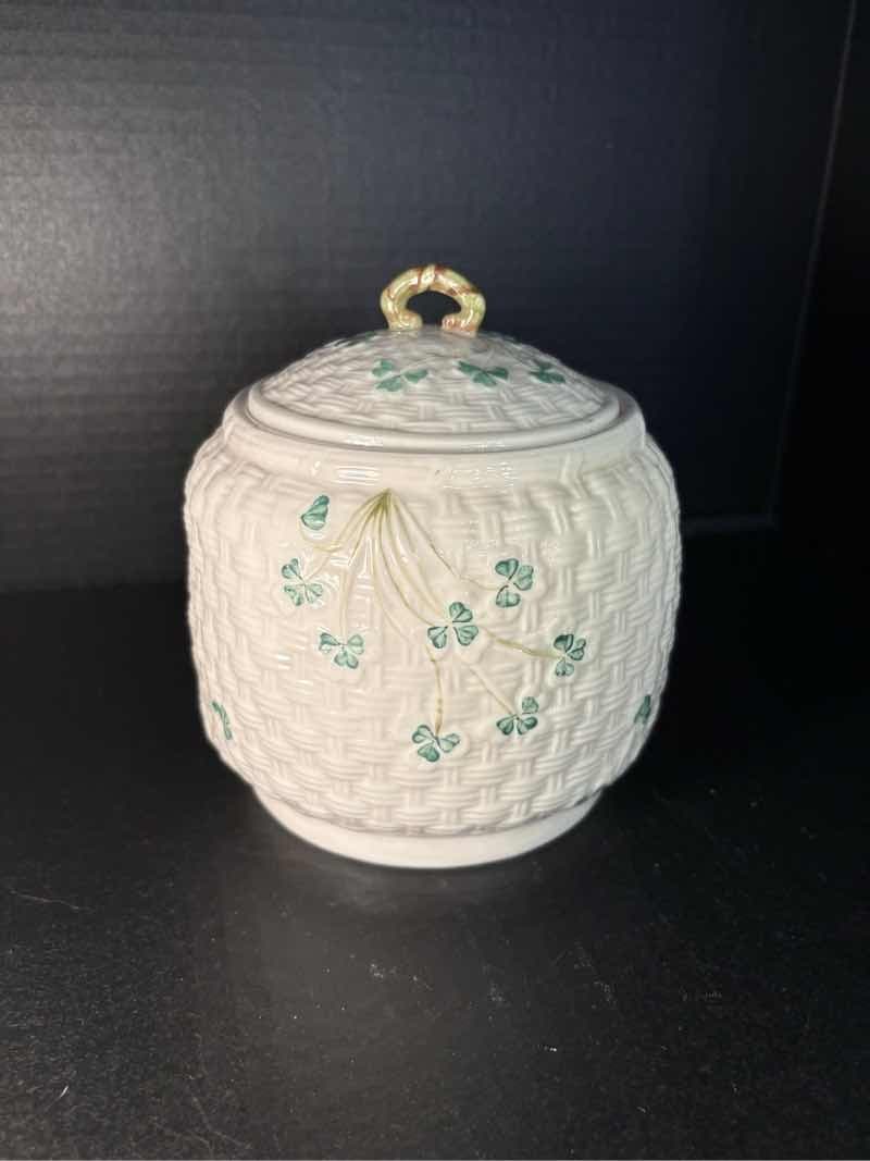 Belleek Ireland Shamrock Basket Weave Lidded Barrel Biscuit cookie jar