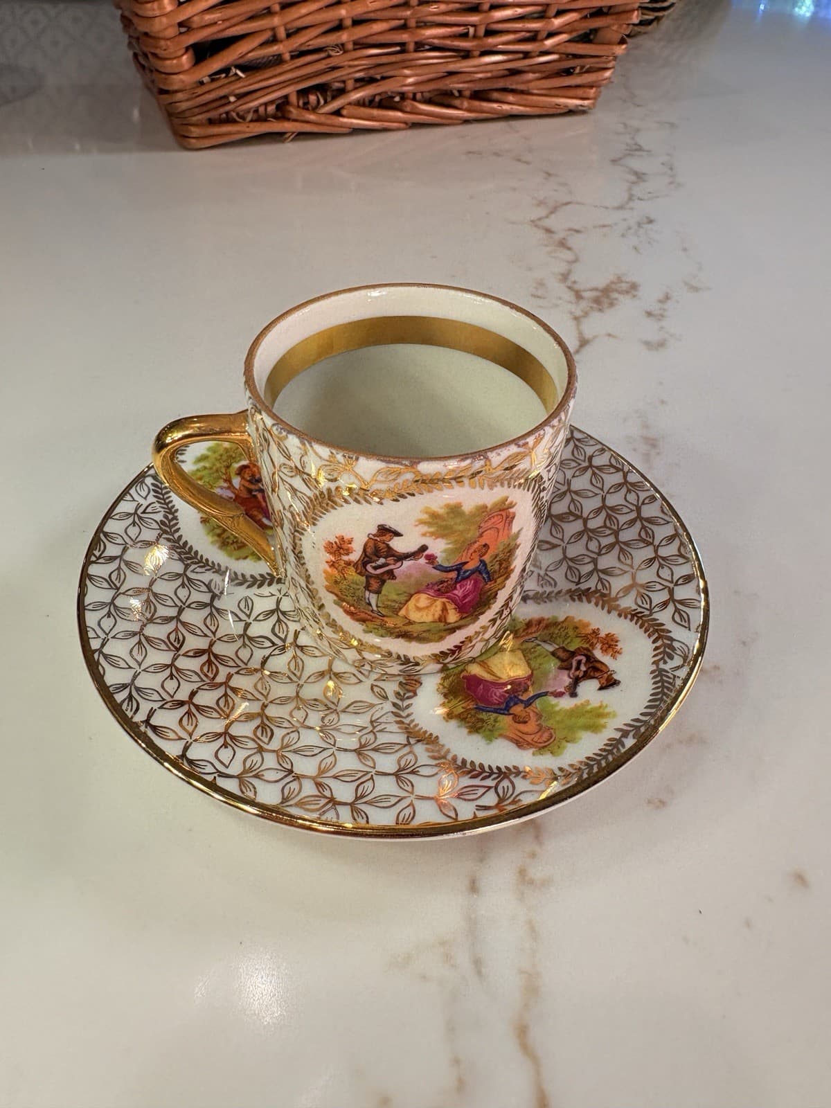 Limoges France Fragonard Demitasse Cup Saucer Gold Courting Couple - Thumbnail 7