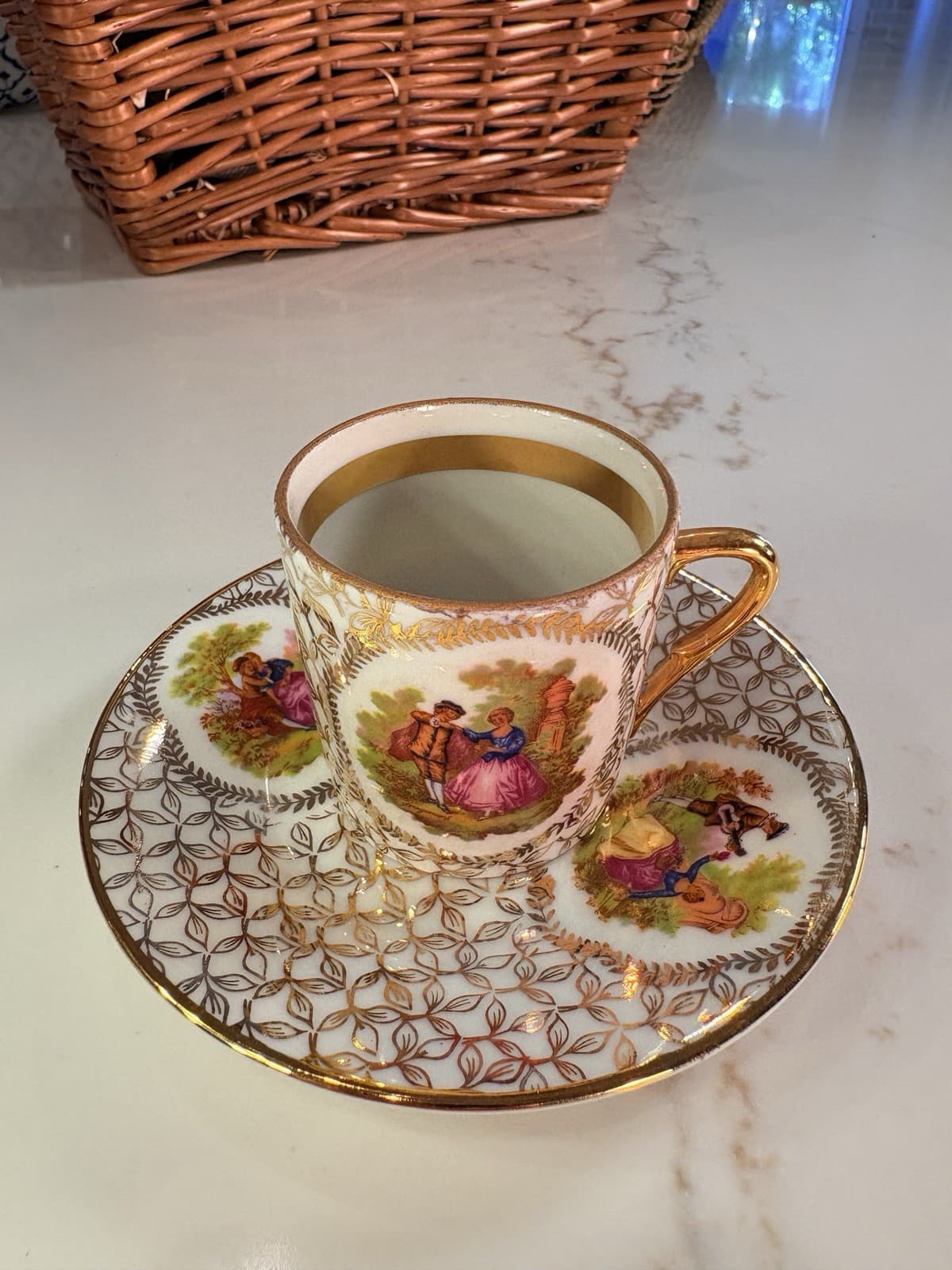 Limoges France Fragonard Demitasse Cup Saucer Gold Courting Couple - Thumbnail 8