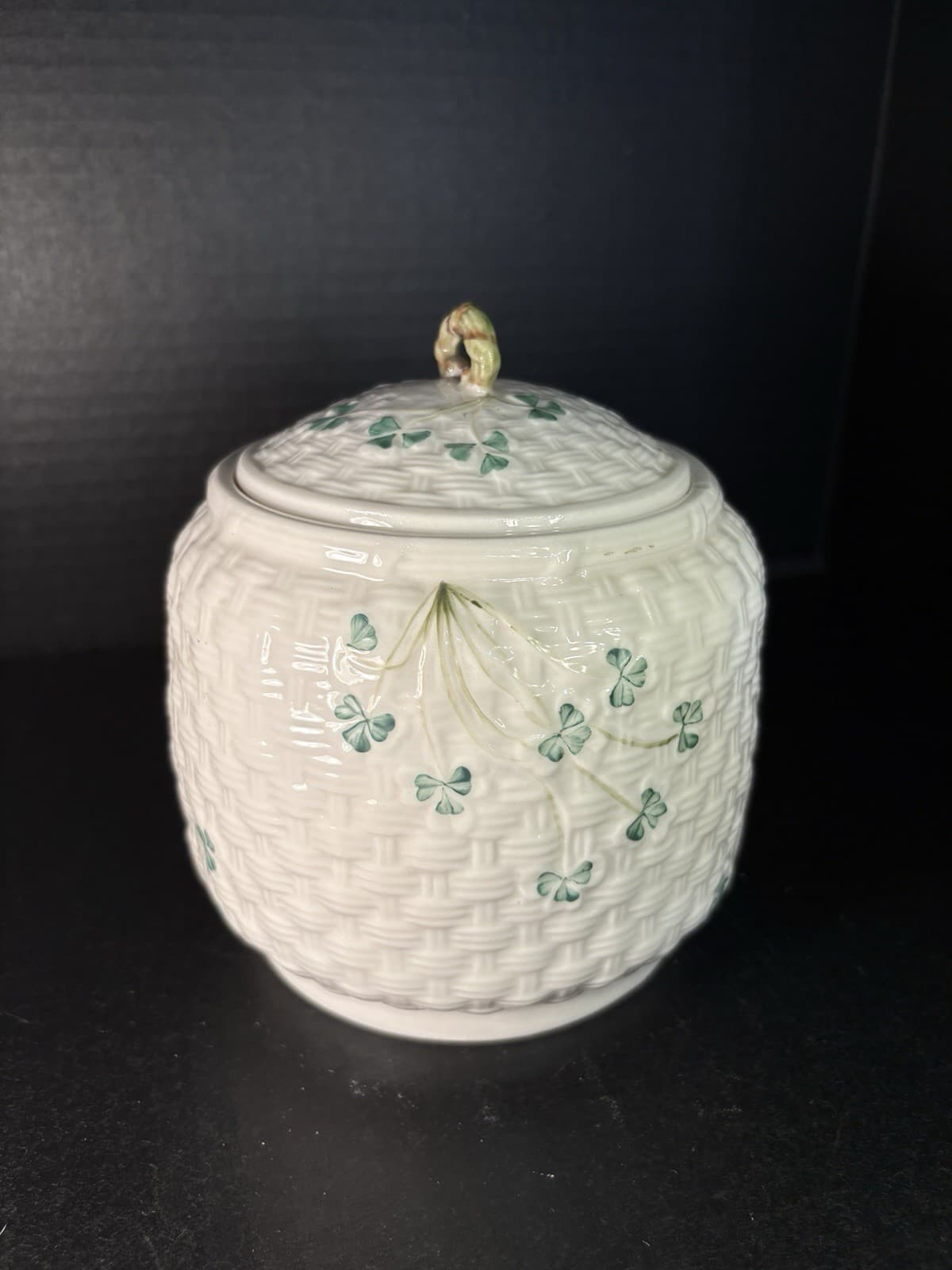 Belleek Ireland Shamrock Basket Weave Lidded Barrel Biscuit cookie jar - Thumbnail 2