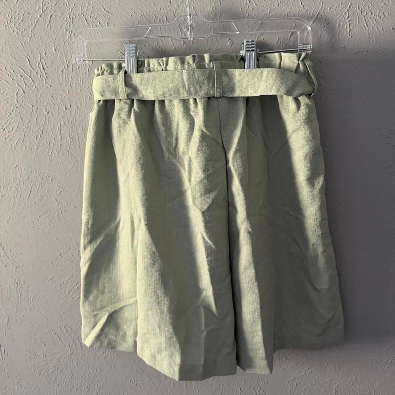 Halara sage green linen shorts - Thumbnail 3
