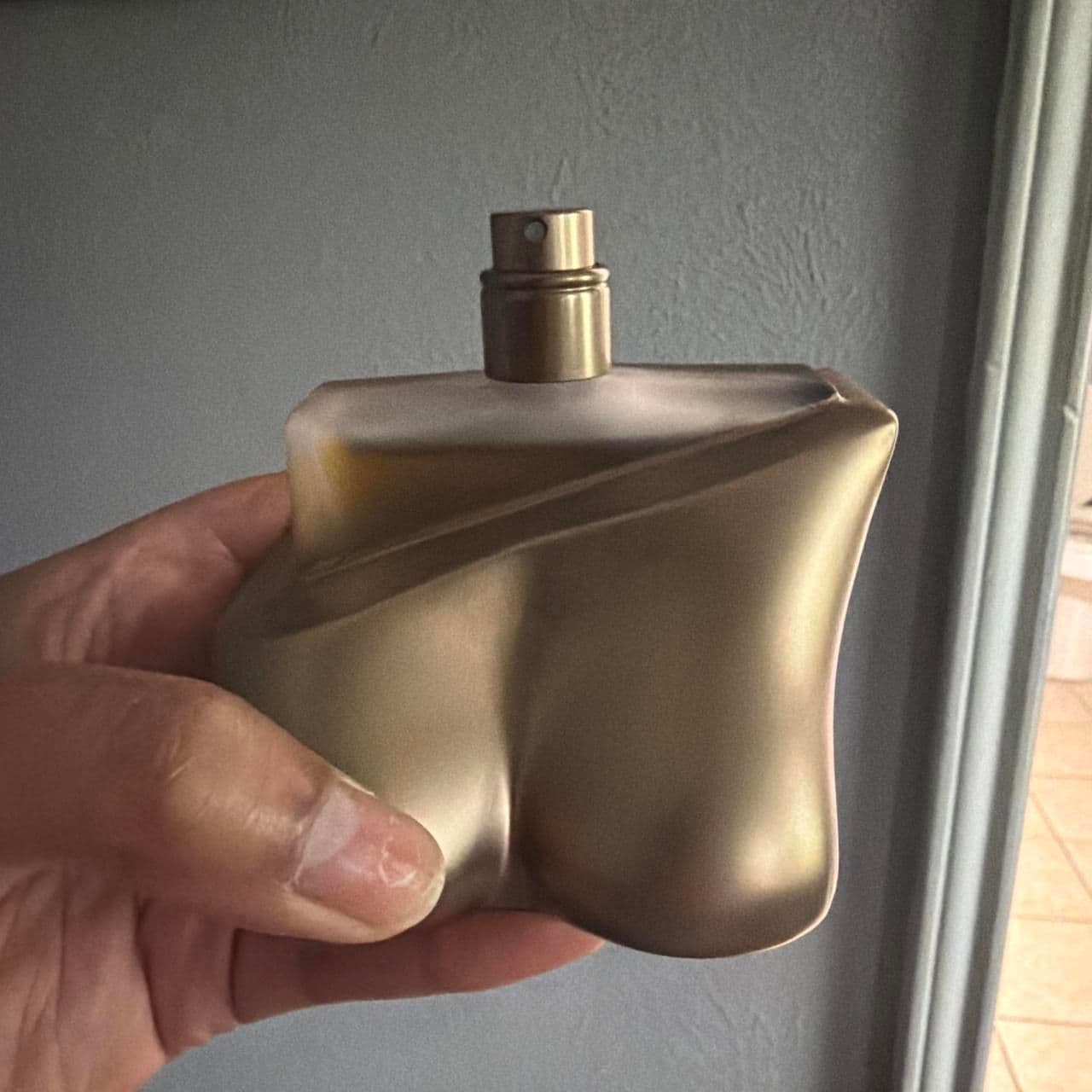 Billie Eilish Fragrance - Thumbnail 4