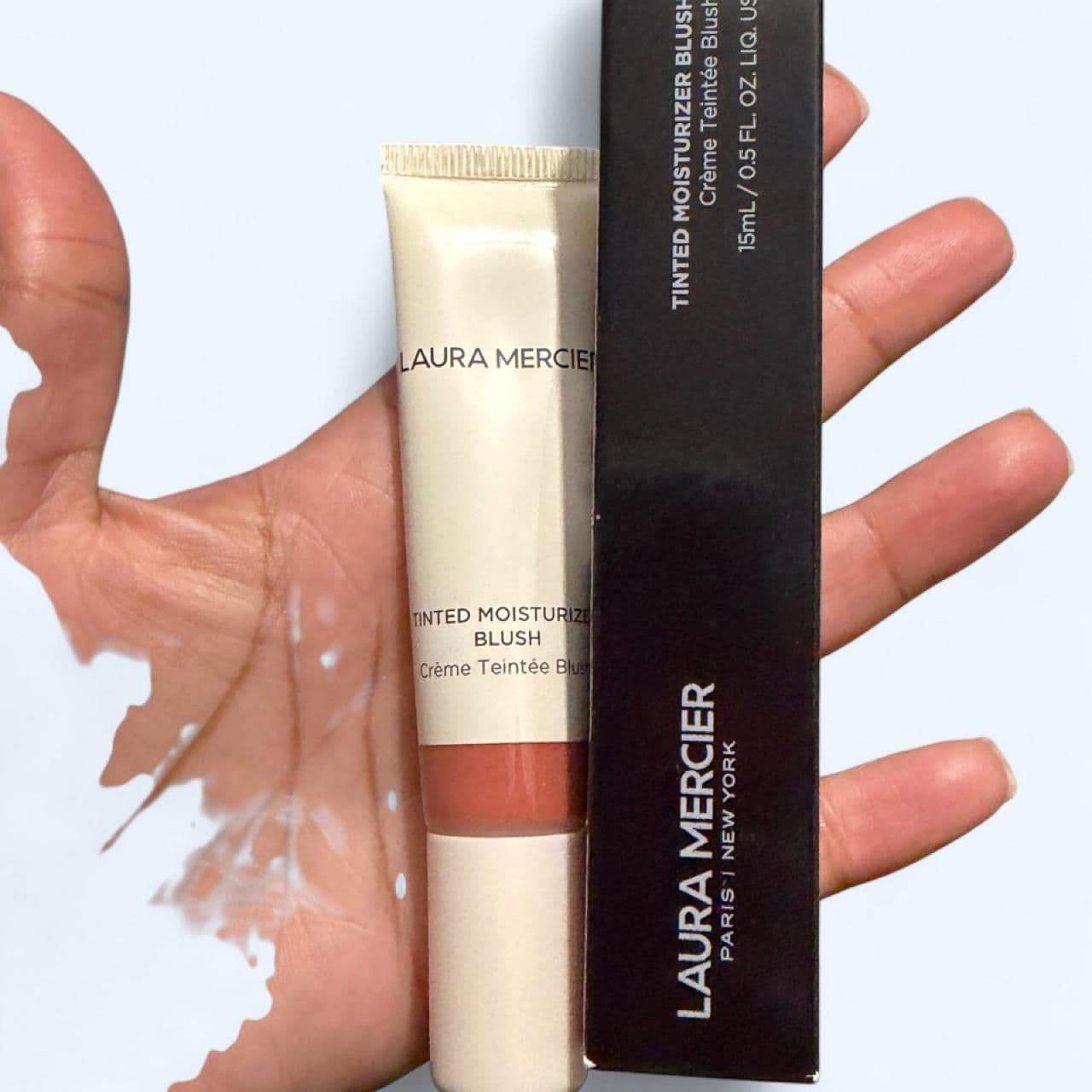 Laura-mercier Red and Pink Makeup - Thumbnail 3