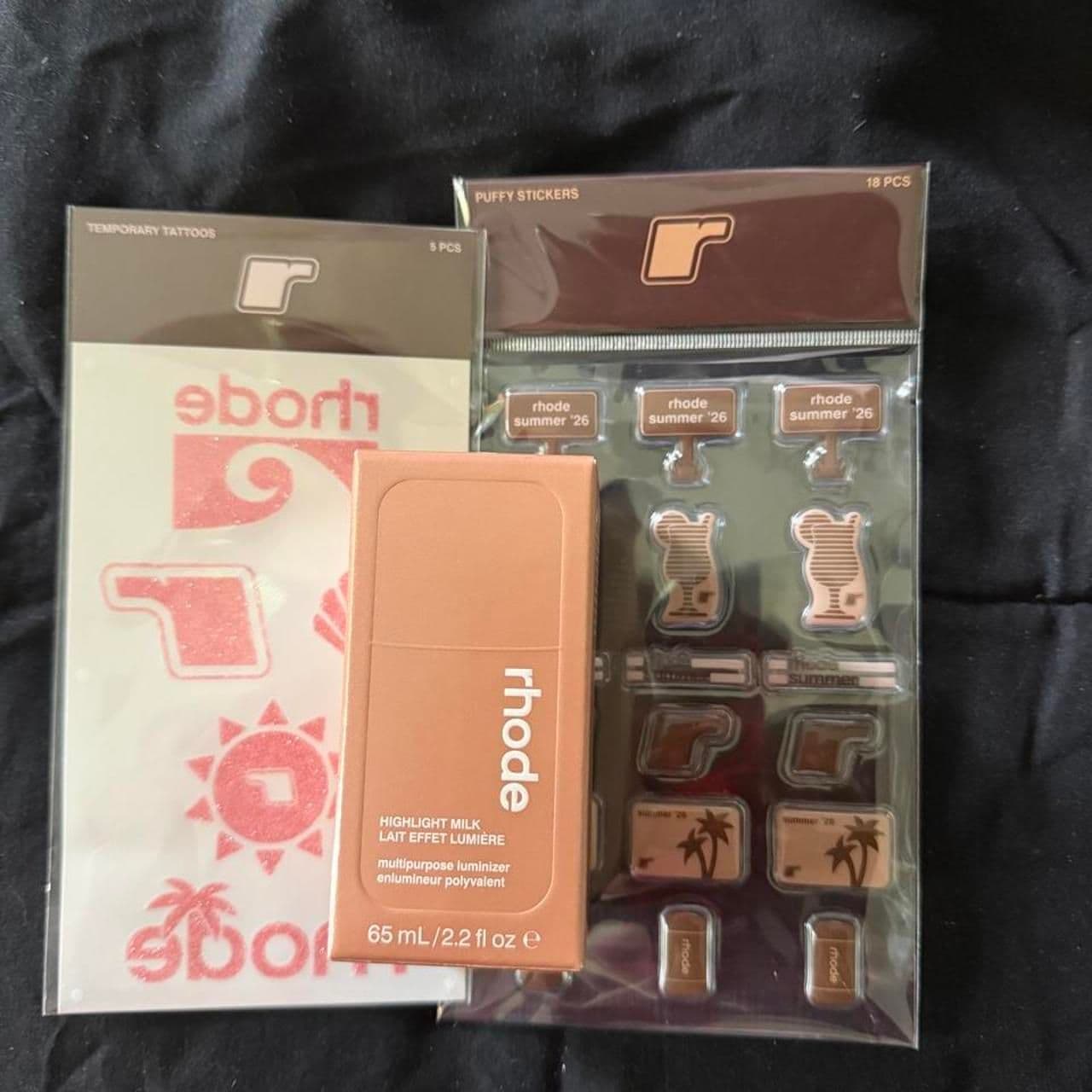 Rhode multi Makeup