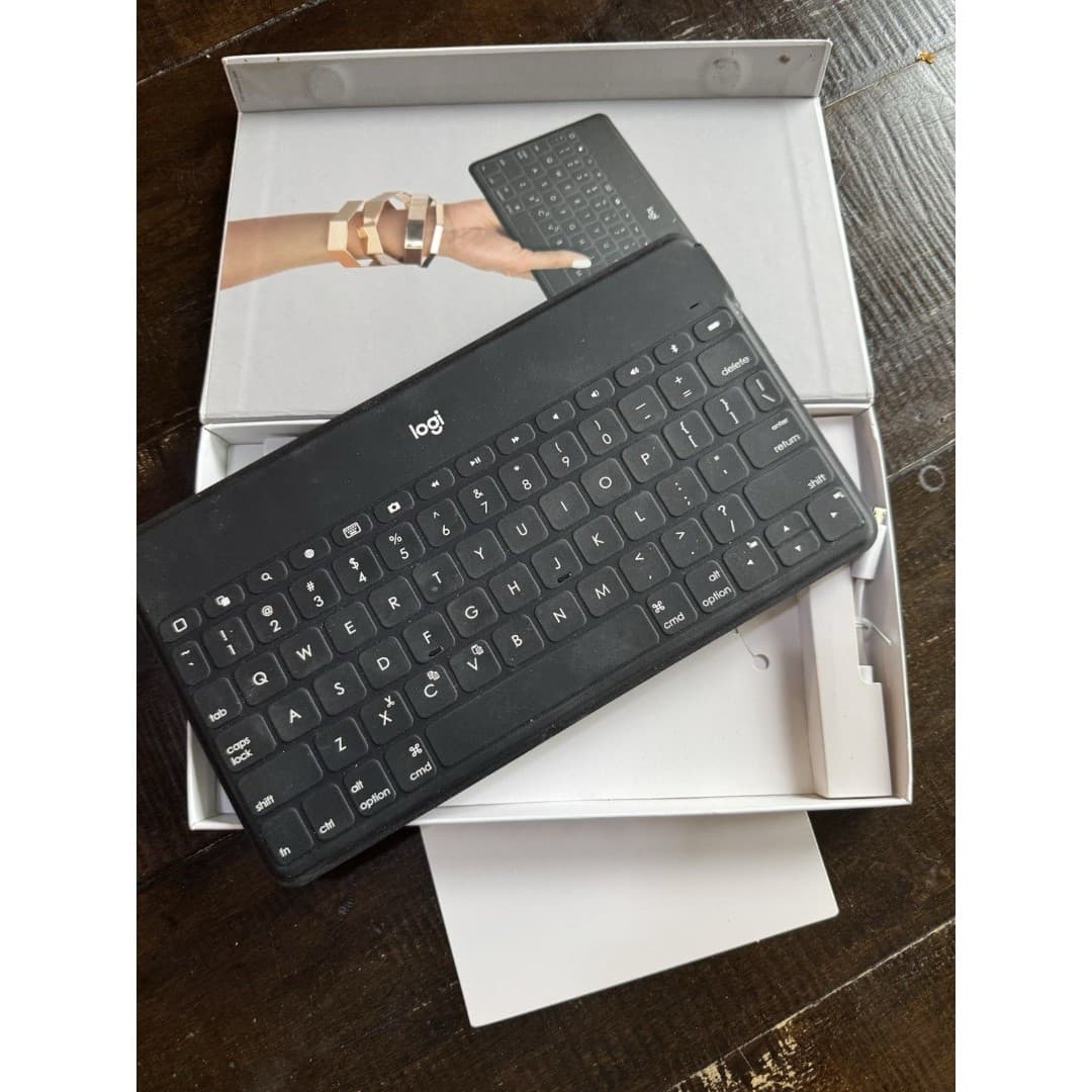 Logitech Keys-to-Go Portable Wireless Keyboard for Apple - 920-008536 - Thumbnail 3
