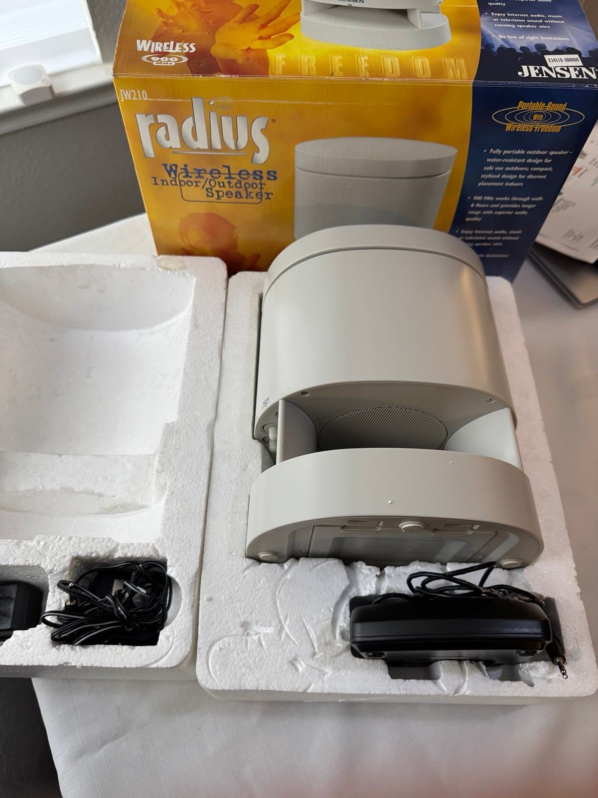 Jensen Radius Wireless Indoor/Outdoor Speaker #JW210 - Thumbnail 2
