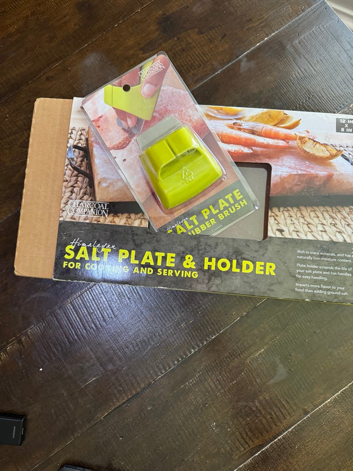 Himalayan salt plate & holder and scrubber brush - Thumbnail 4