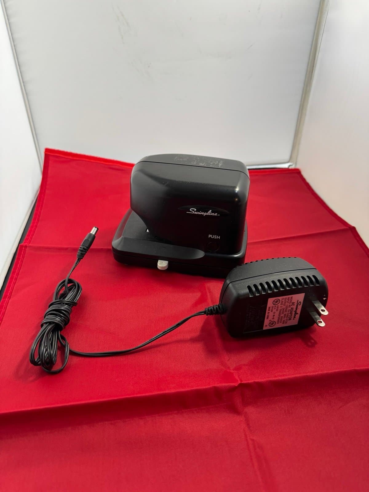 SWINGLINE CARTRIDGE ELECTRIC STAPLER 30 SHEET CAPACITY JAM FREE 69008 - BLACK