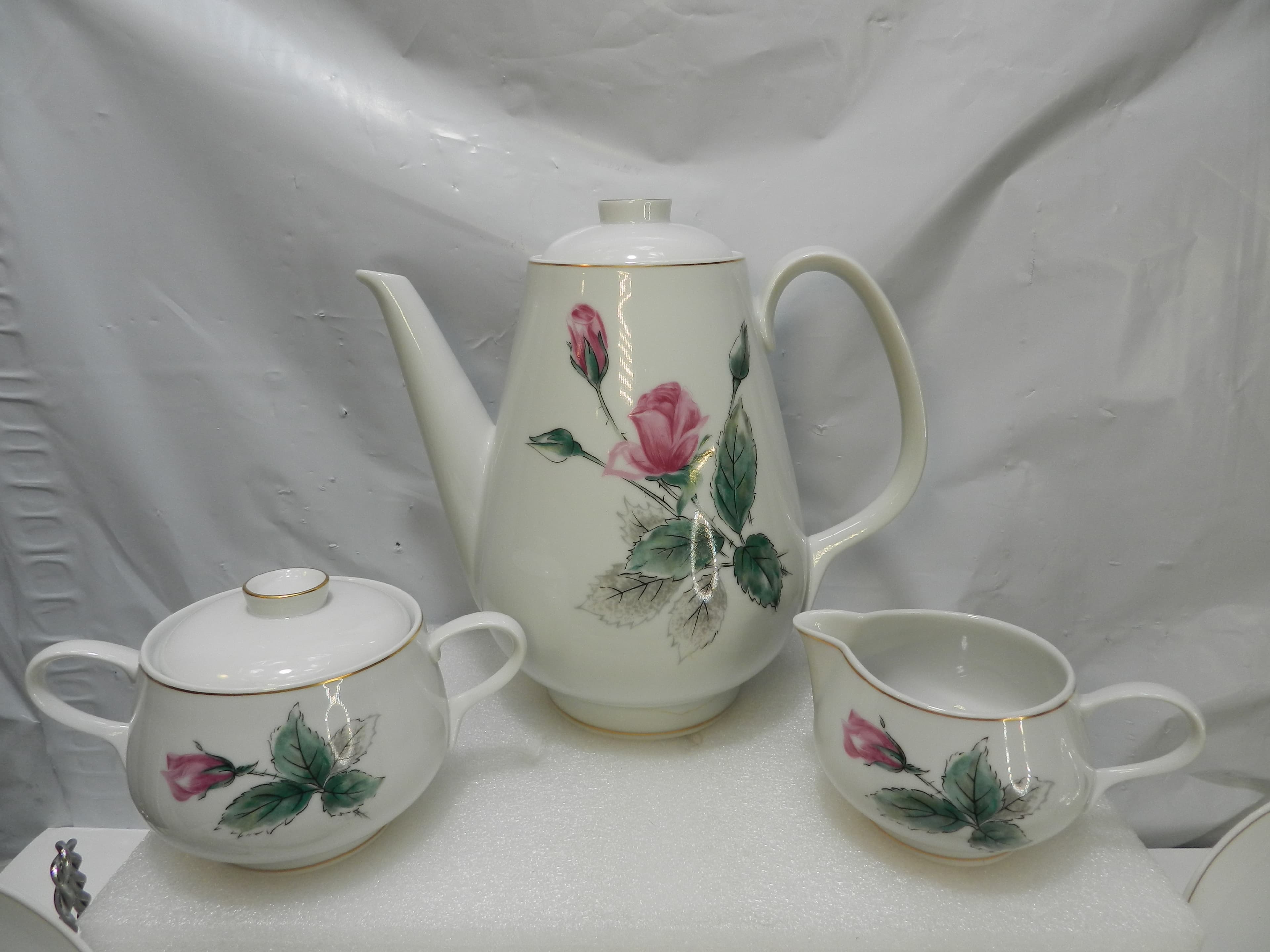 Rosenthal Victorian Rose Pattern Tea Pitcher Cream Sugar & Cups/Saucer Set P83J - Thumbnail 2