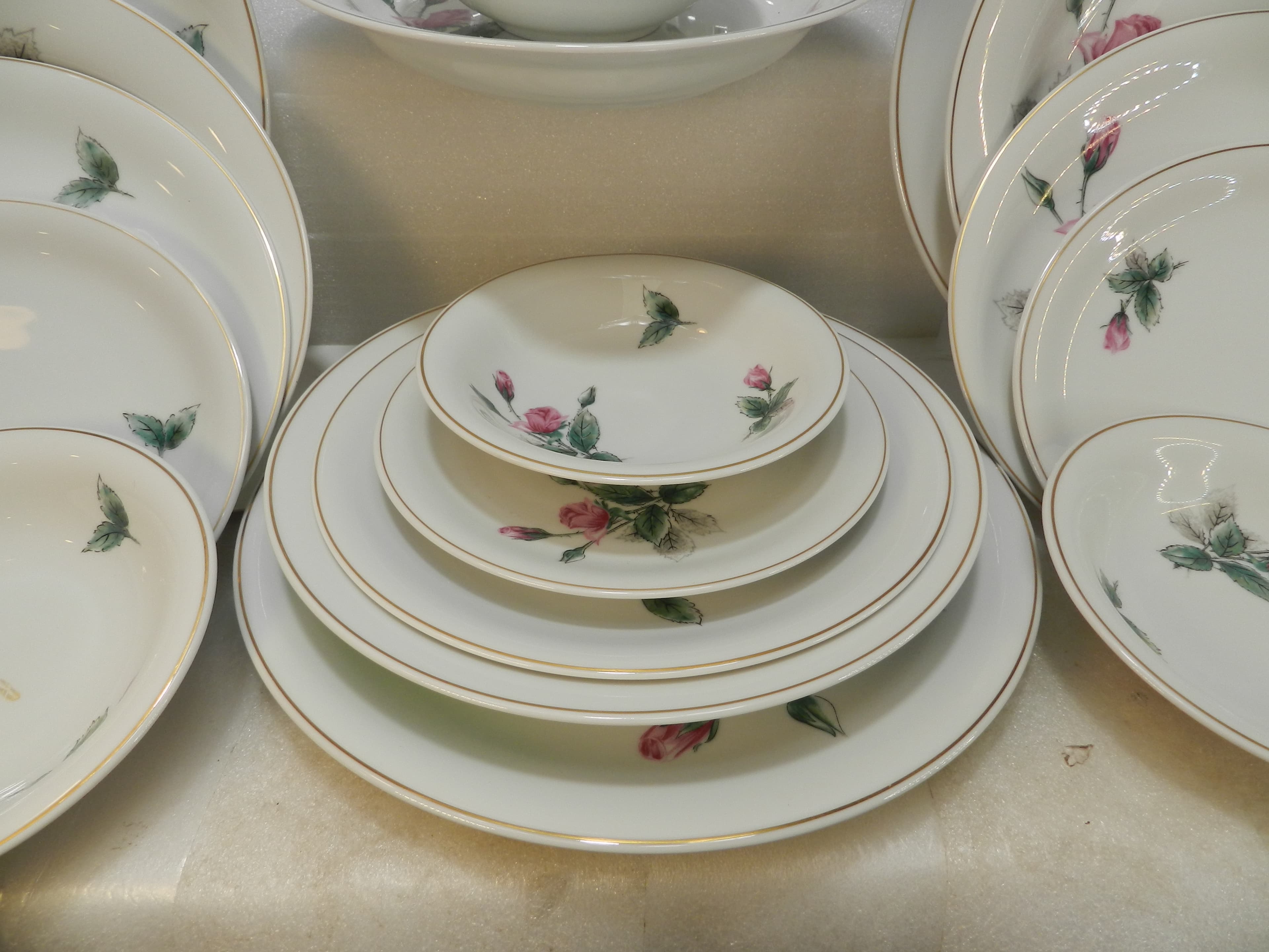 20Pc Rosenthal Continental Victorian Rose Dinner Ware China Gold Rim Rose (P84J) - Thumbnail 2