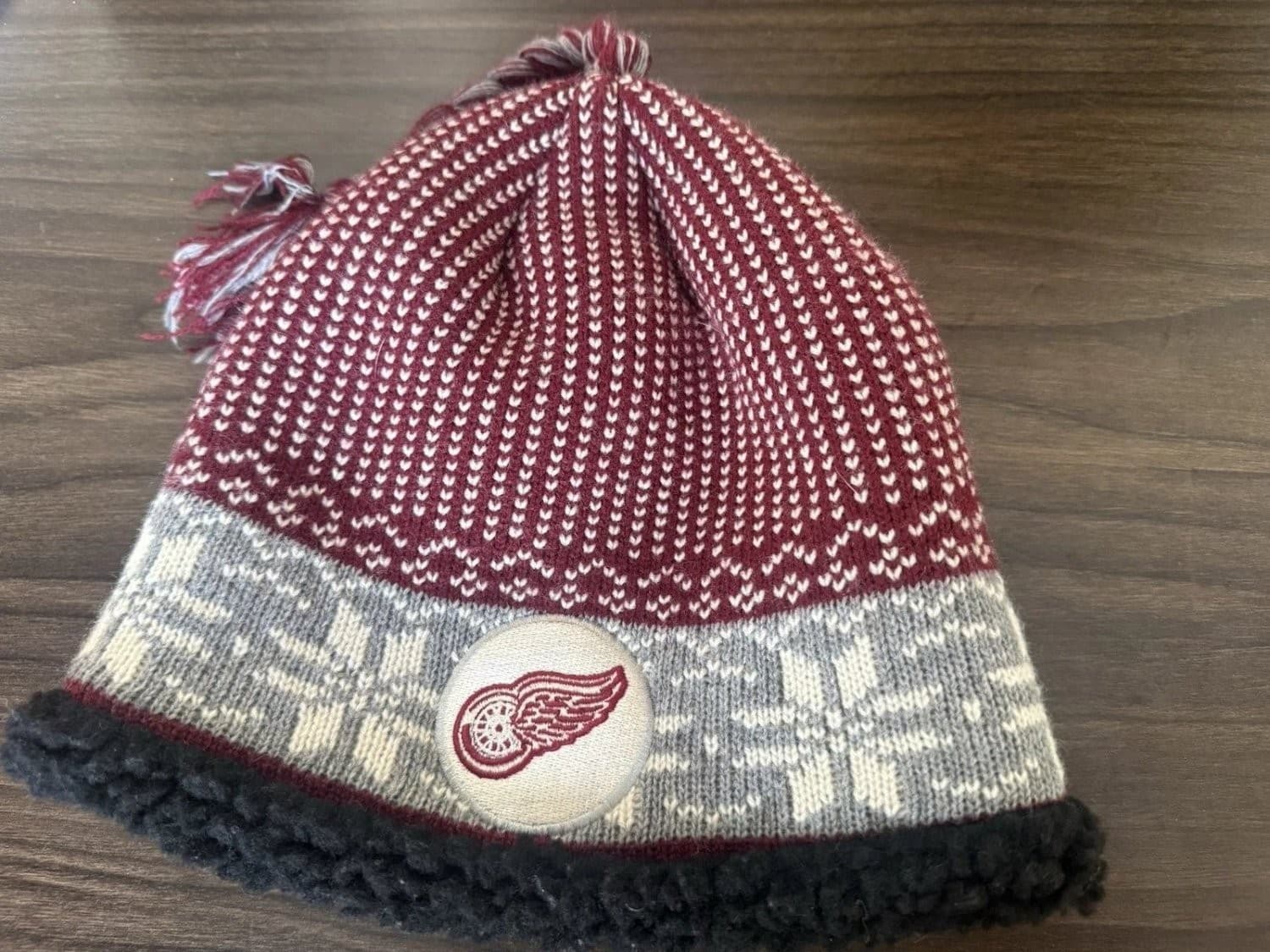 NHL Detroit Red Wings Knit Beanie Hat Unisex OS Burgundy Embroidered Shield Logo