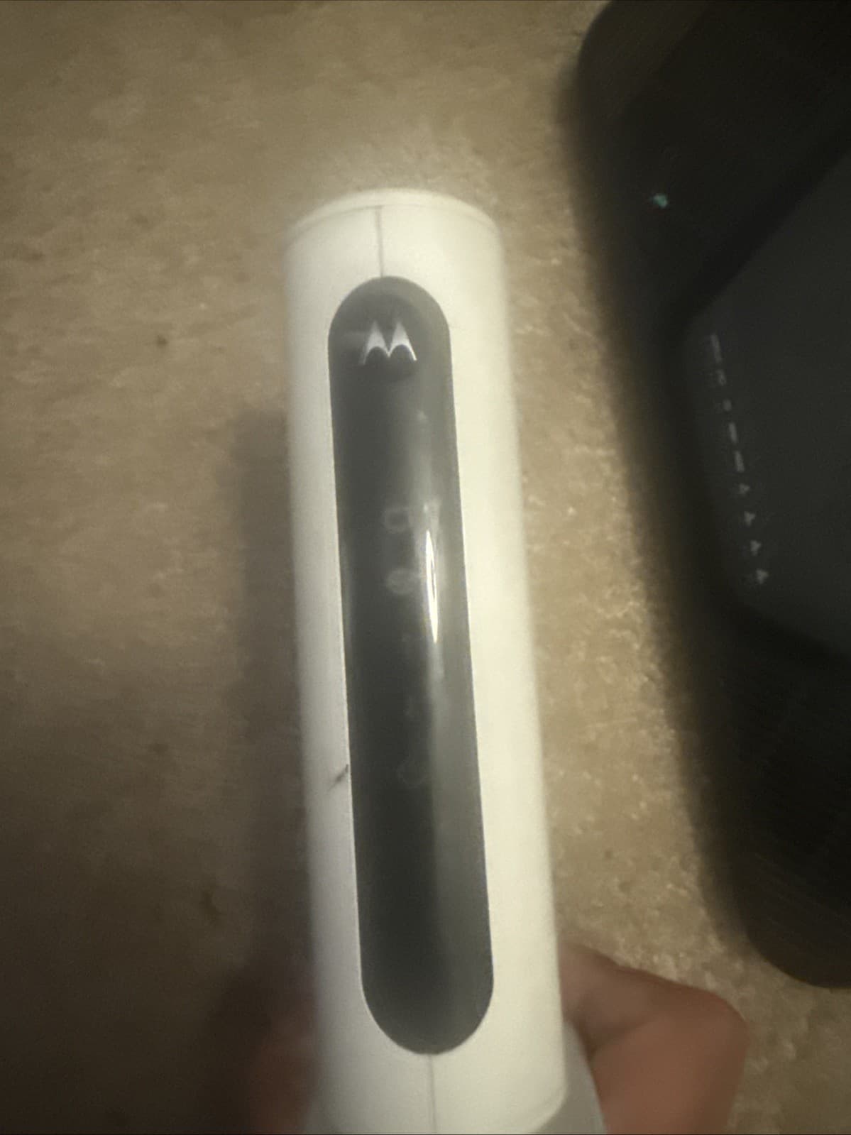 Motorola MB7420 Cable Modem - Thumbnail 2