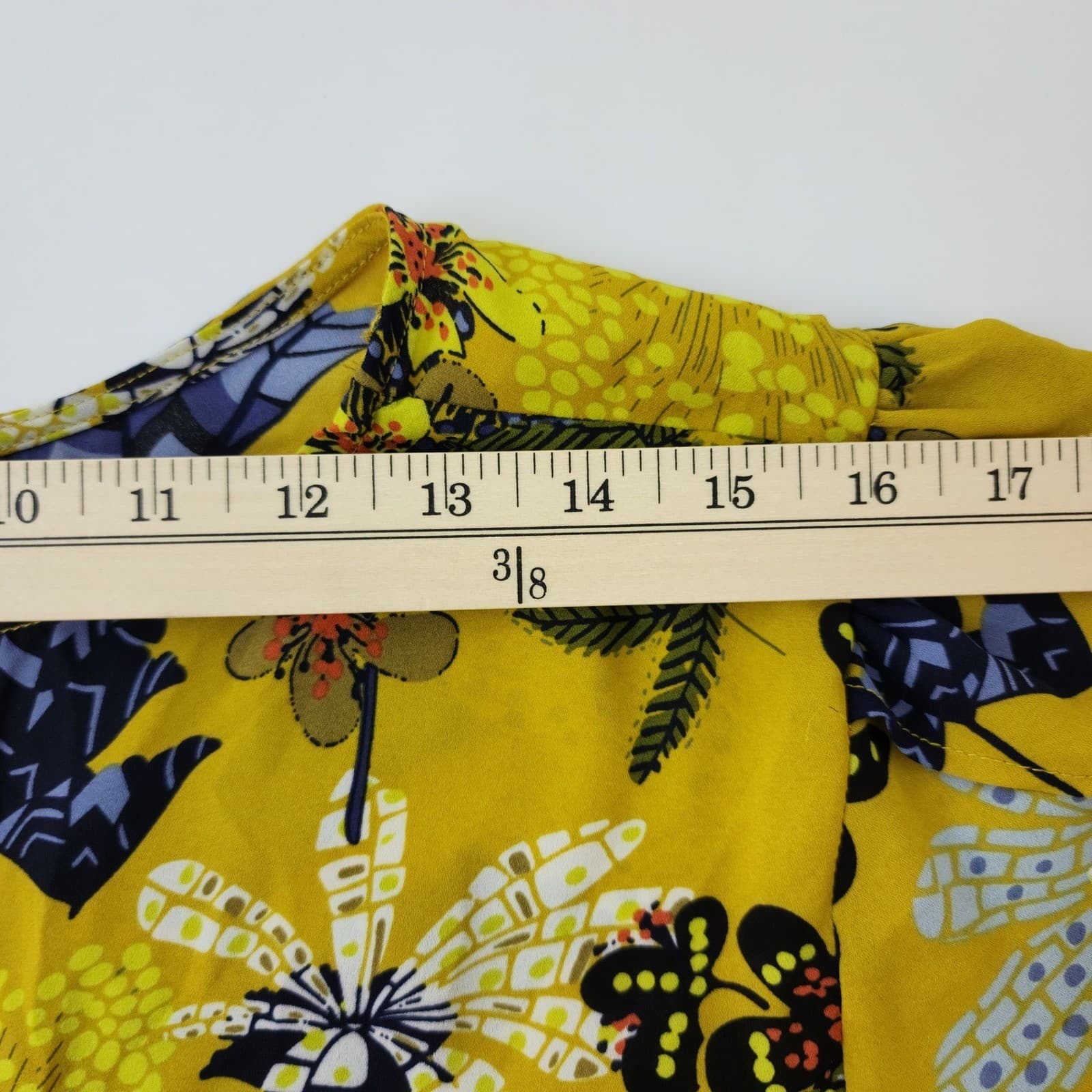 Yellow Tropical Hummingbird Print Flutter Sleeve Button Front Blouse Top - Thumbnail 4