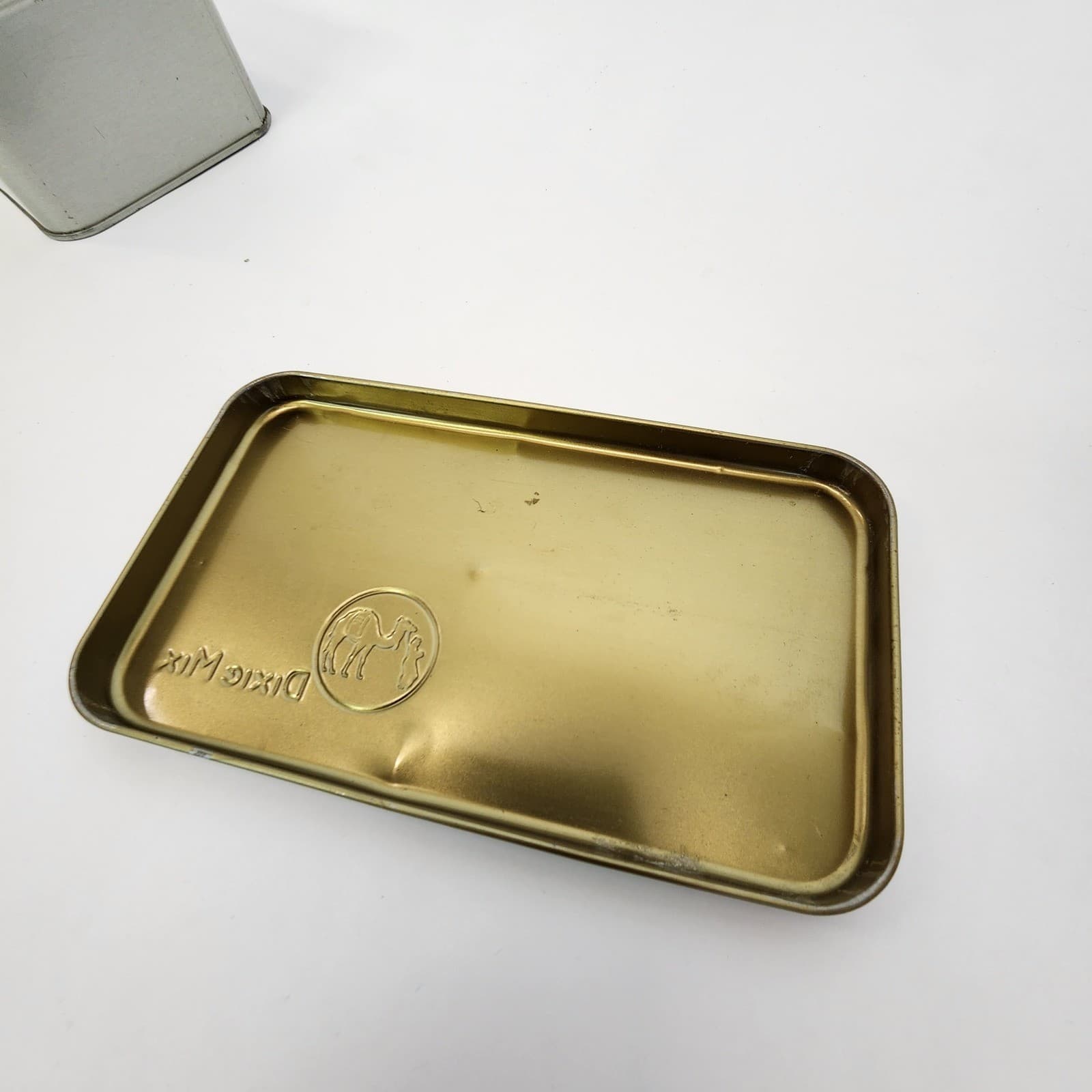 Vintage 1940's Dixie Mix Tin Embossed Camel Logo Silver Metal Storage Box - Thumbnail 7