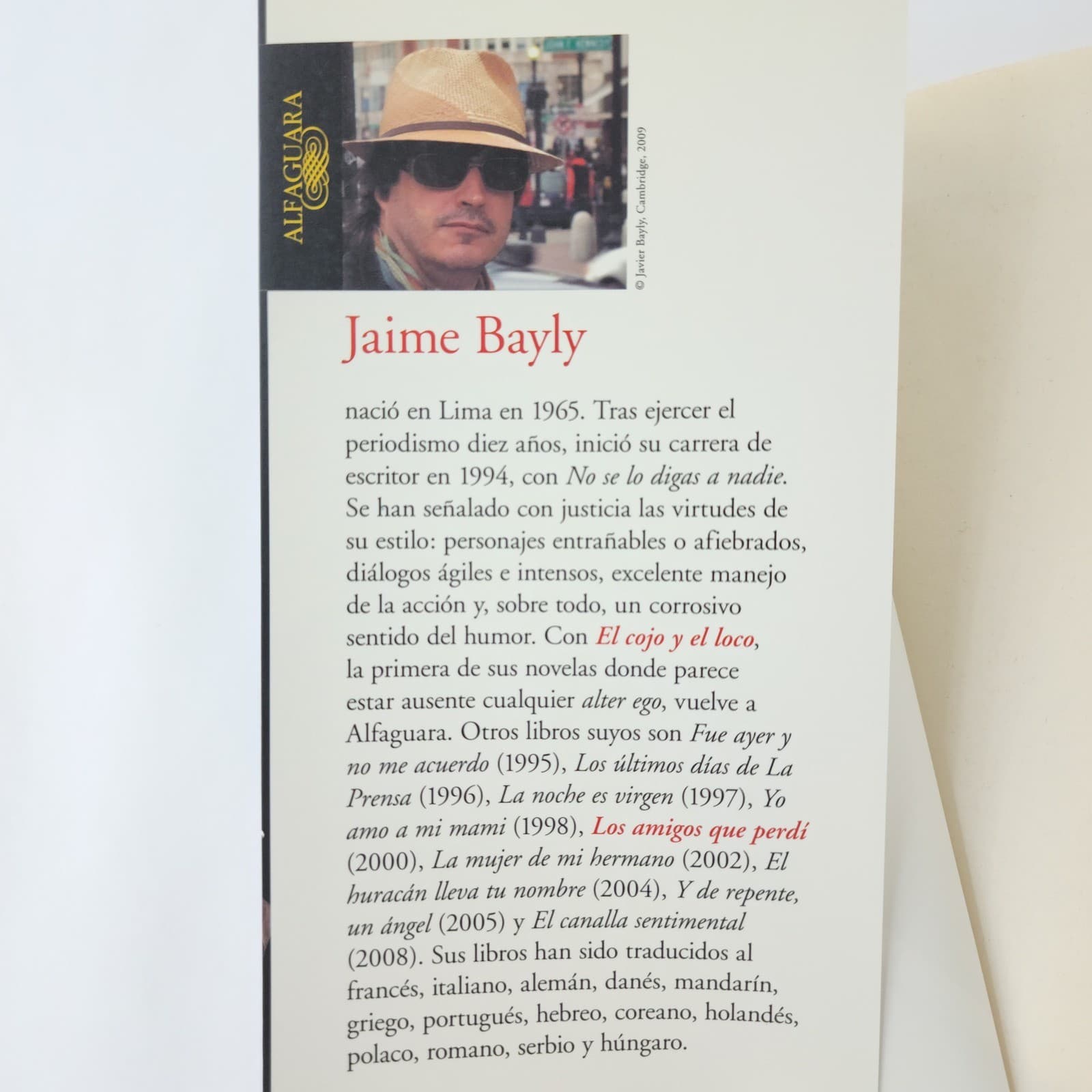 El cojo y el loco Jaime Bayly Spanish Edition Alfaguara Paperback Novel 2009 - Thumbnail 3