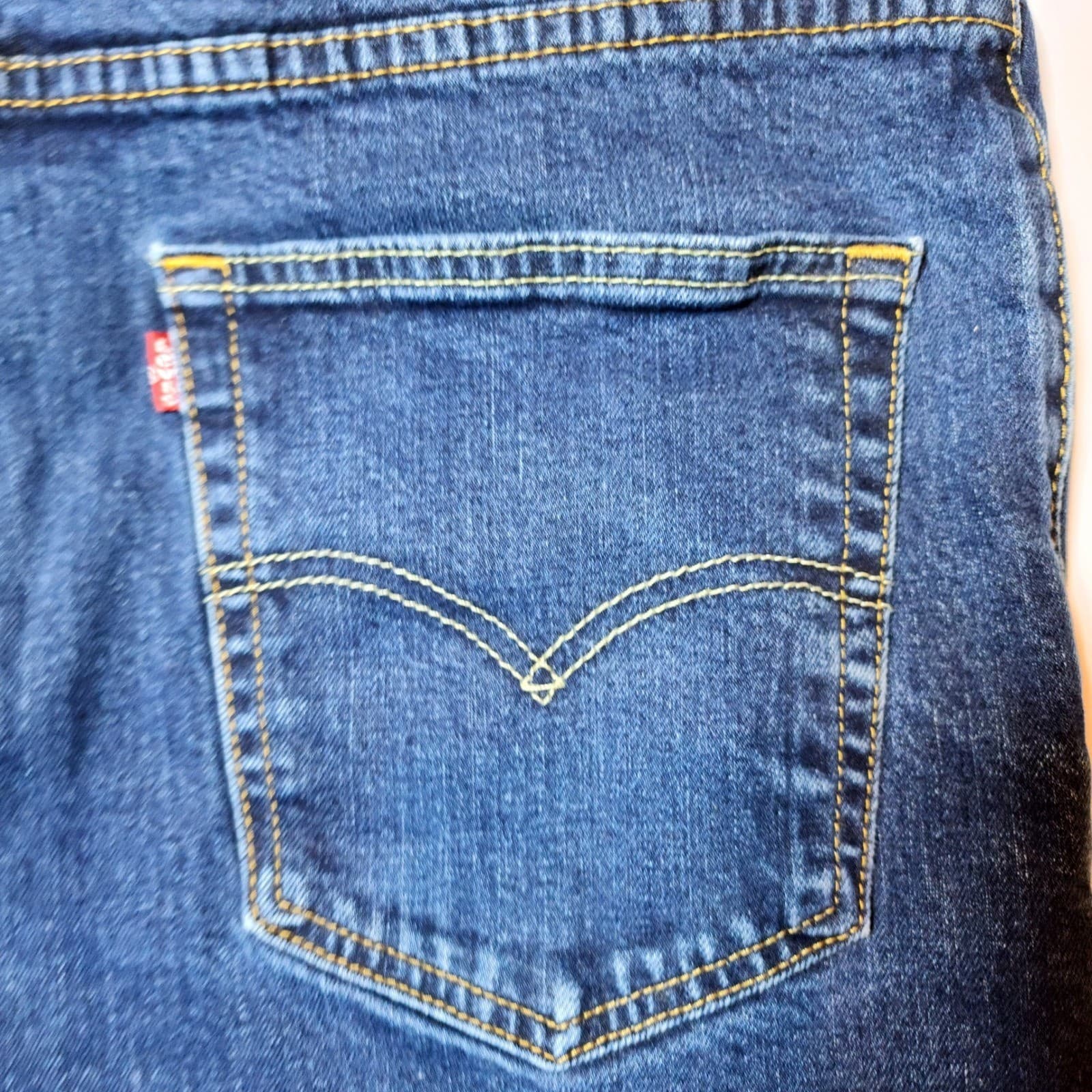 VTG Levi's 550 Relaxed Fit Tapered Leg Men's 38x34 Dark Wash Blue Denim Y2K - Thumbnail 4