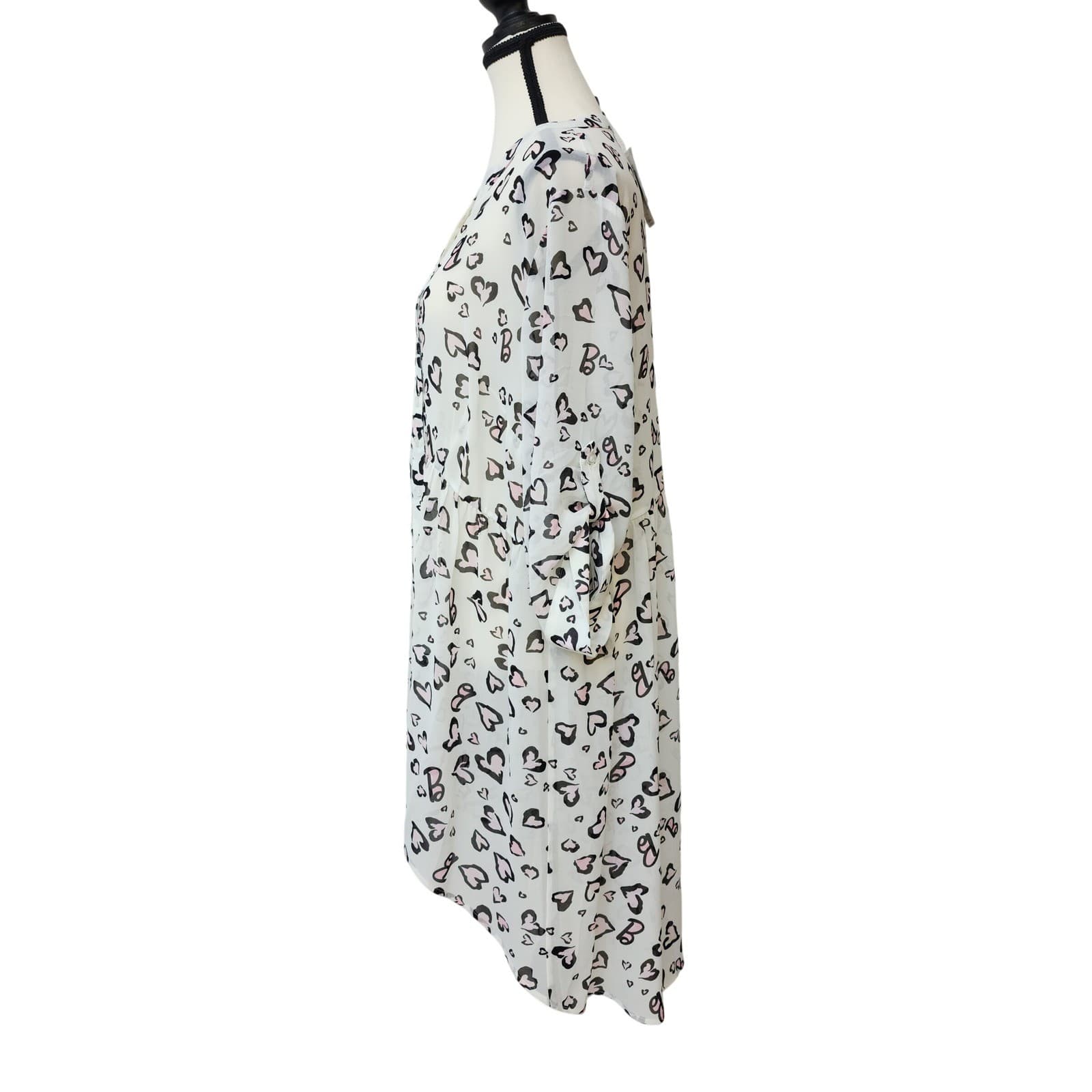 Torrid Barbie Lexie tunic sheer 2X 18-20 White Heart Print Chiffon NWT - Thumbnail 2