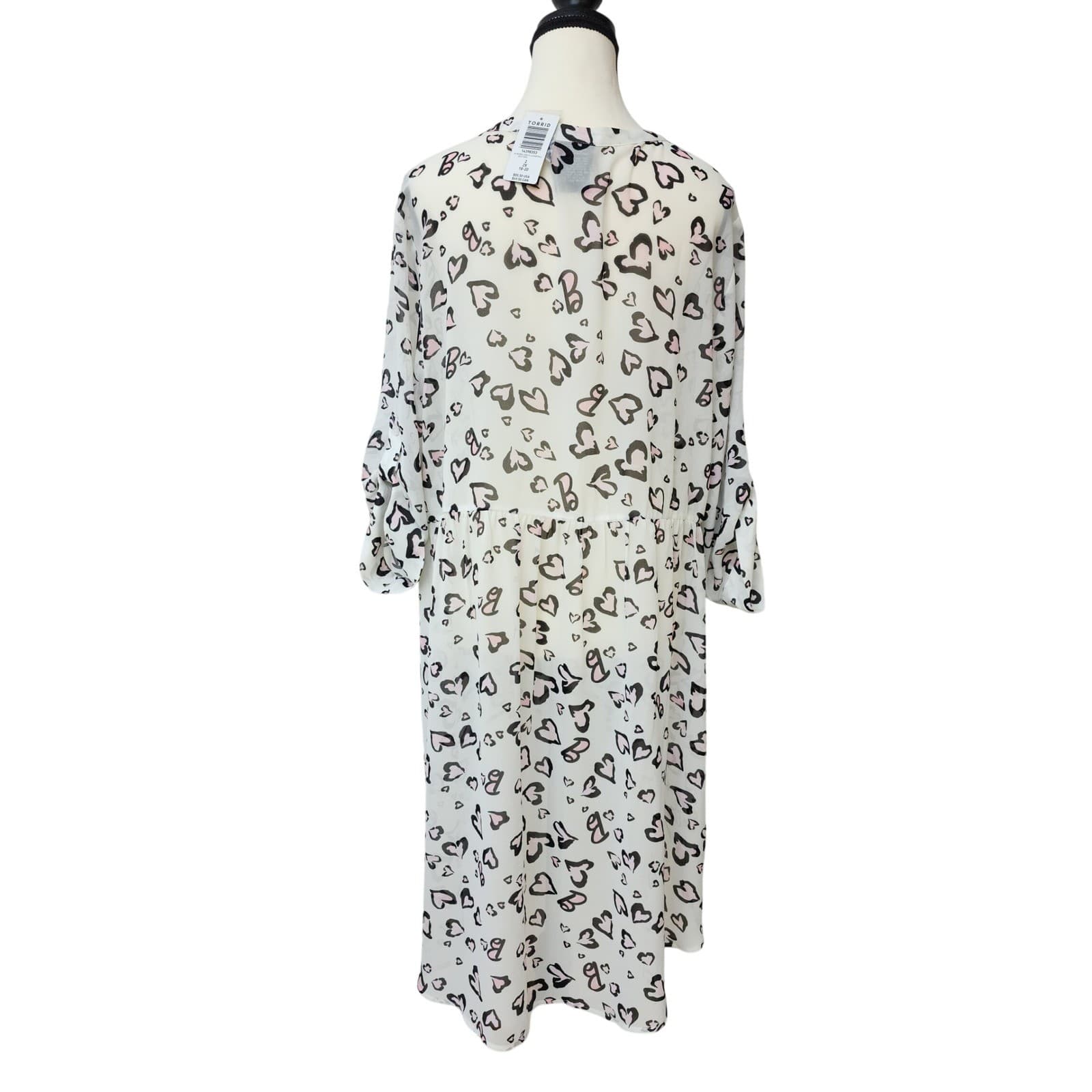 Torrid Barbie Lexie tunic sheer 2X 18-20 White Heart Print Chiffon NWT - Thumbnail 3