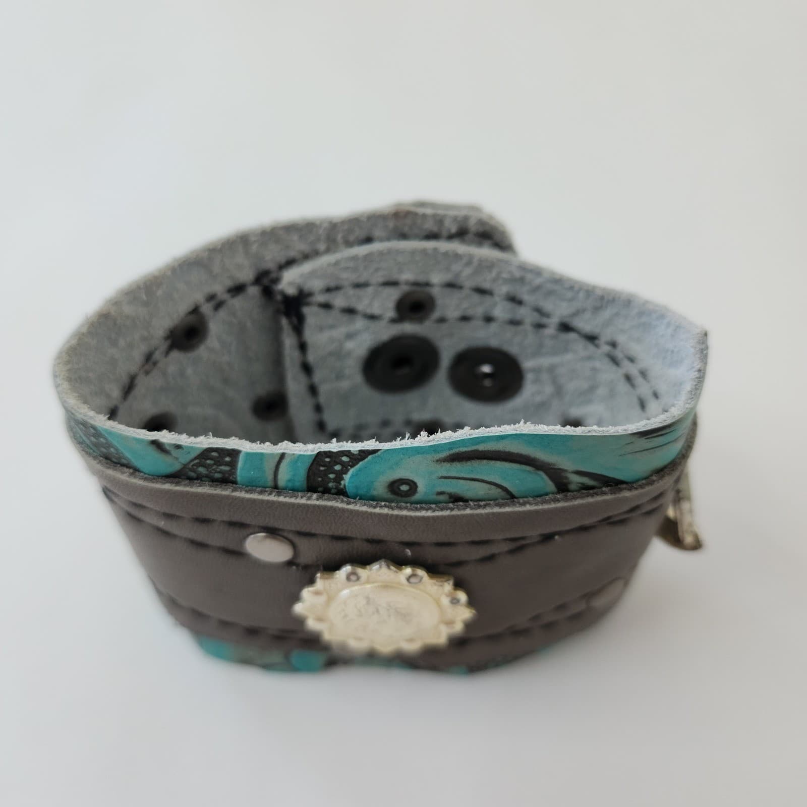 Western Leather Cuff Bracelet Turquoise Gray Embossed Studded Snap boho - Thumbnail 8