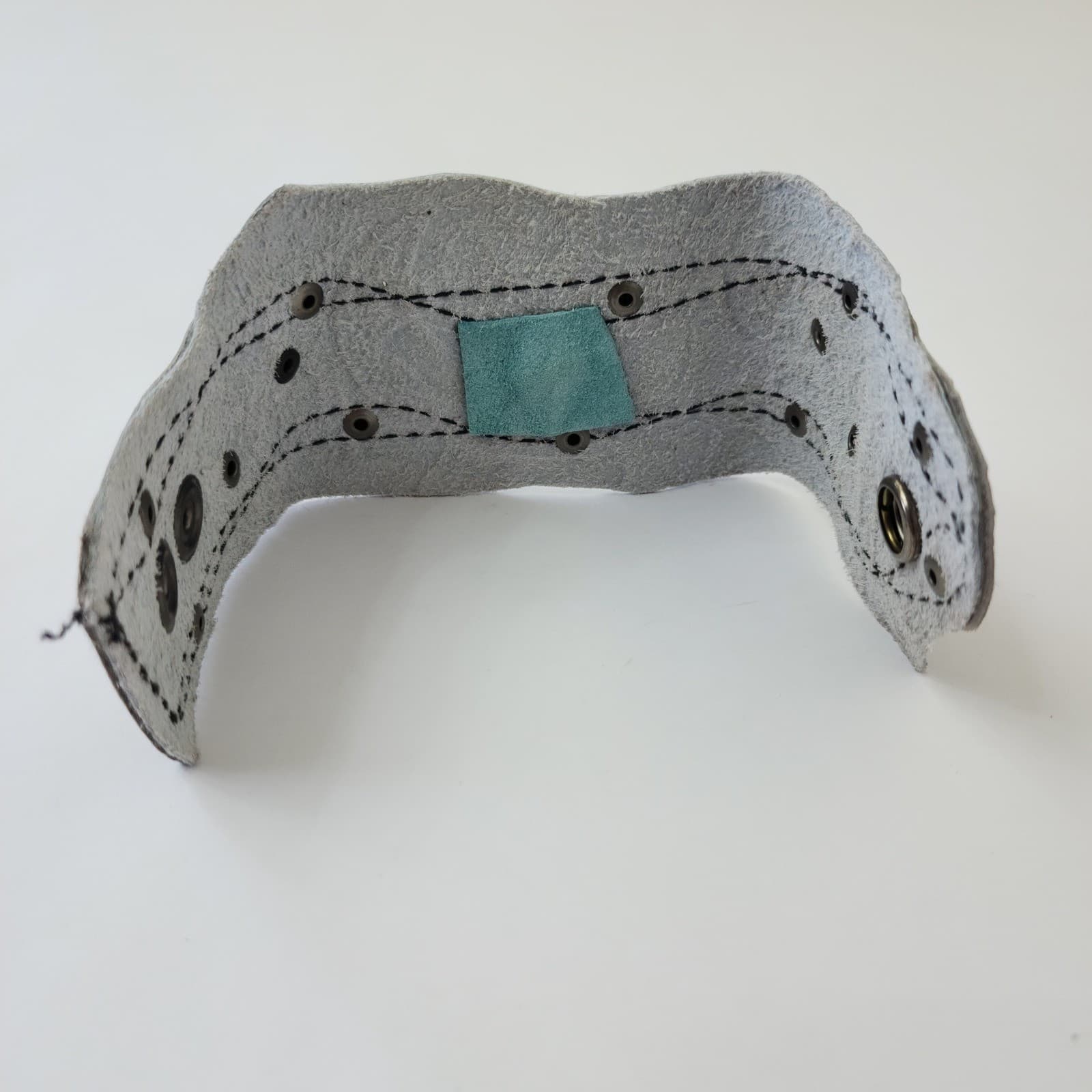 Western Leather Cuff Bracelet Turquoise Gray Embossed Studded Snap boho - Thumbnail 5