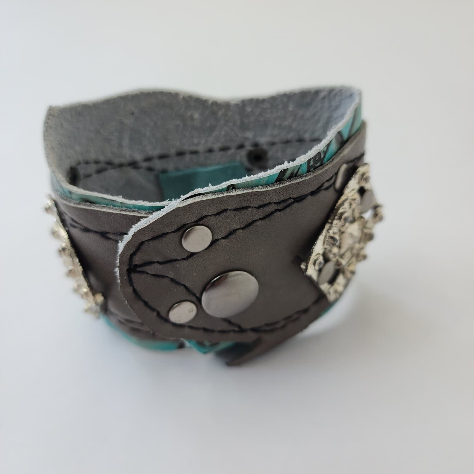 Western Leather Cuff Bracelet Turquoise Gray Embossed Studded Snap boho - Thumbnail 3