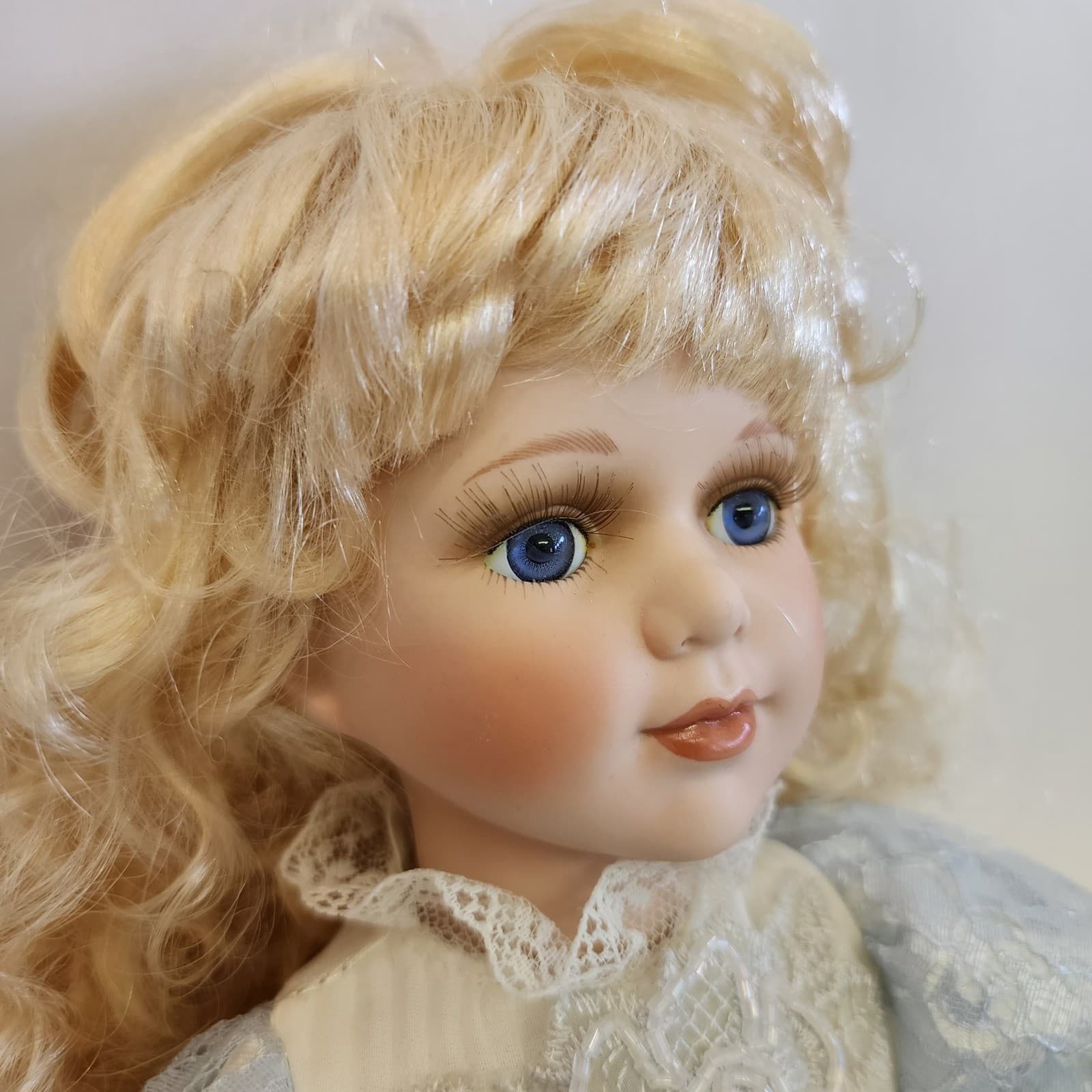 Vintage Geppeddo Porcelain Doll Blonde Hair Blue Eyes Victorian Dress 16 inch - Thumbnail 4