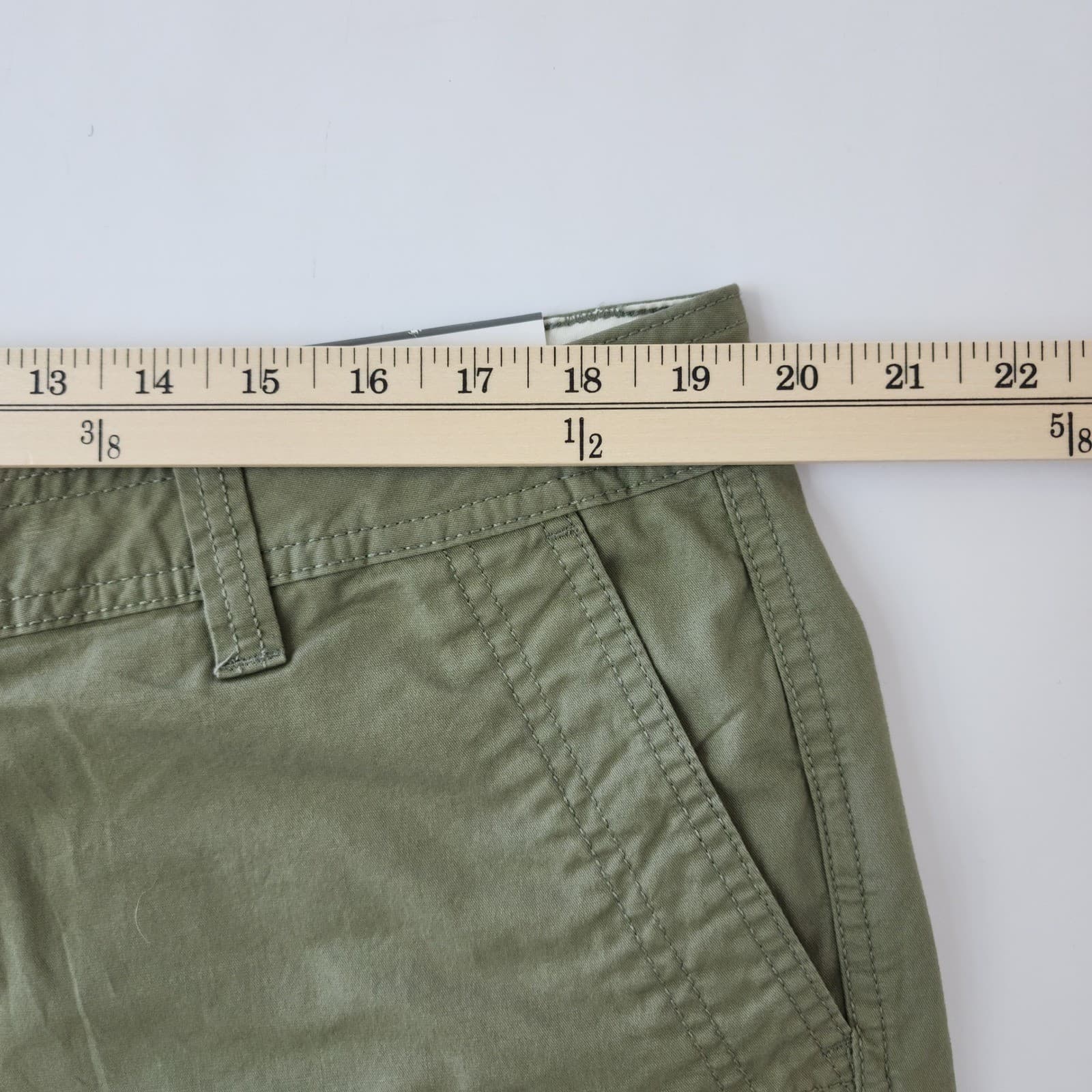 Natural Reflections Spring Valley Twill Shorts Deep Lichen Green Women's 18 NWT - Thumbnail 4