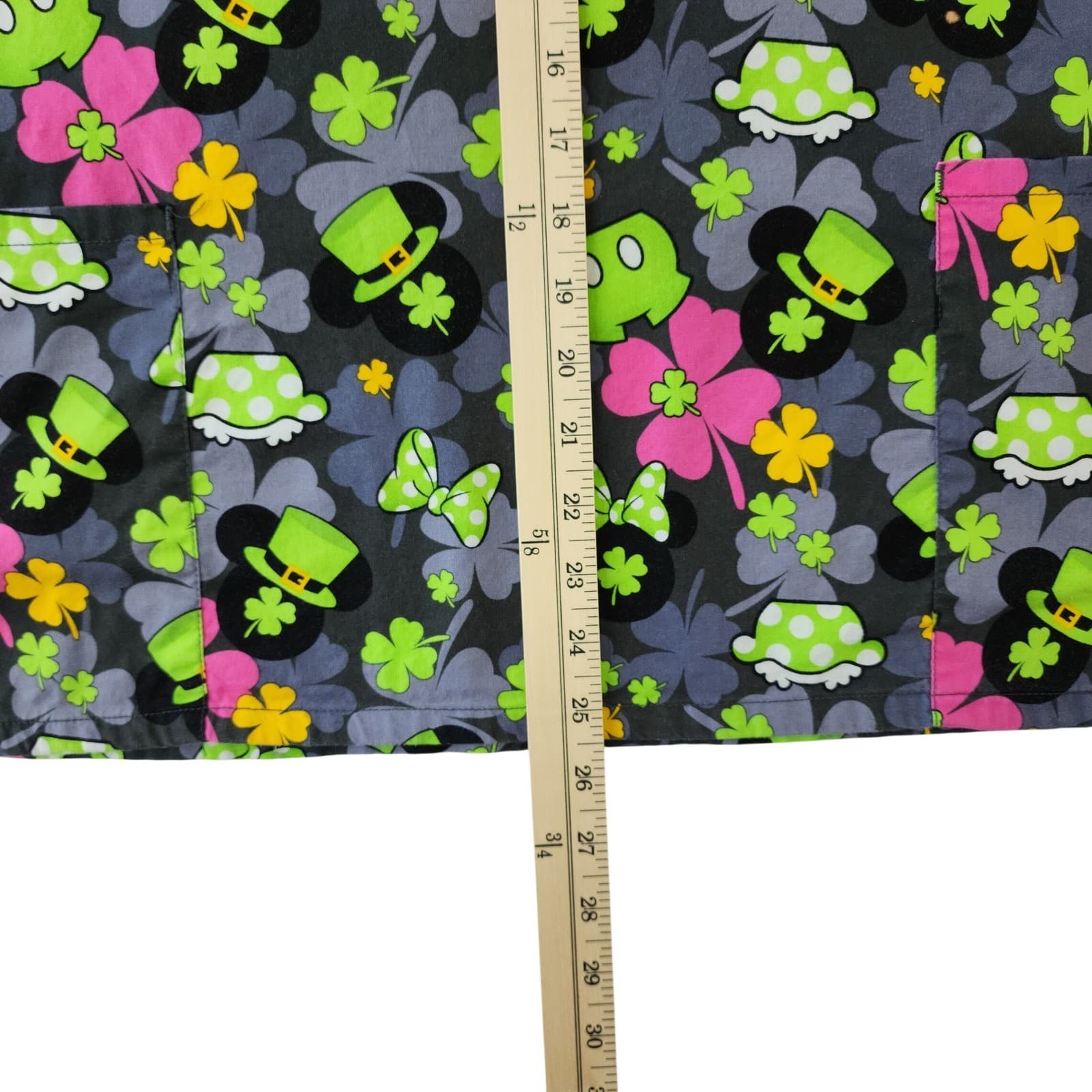 Disney Mickey Minnie St Patricks Day Scrub Top V-Neck Grey Green Pink XL - Thumbnail 5