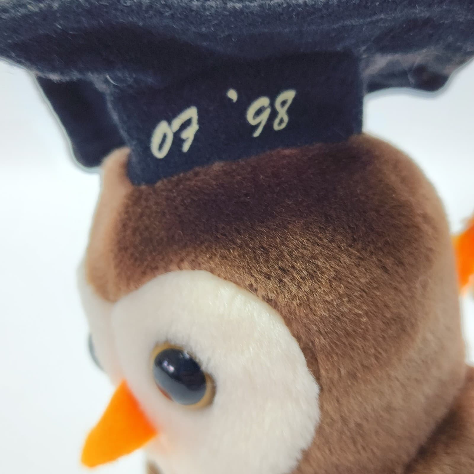 Ty Beanie Baby Wise the Owl Graduation Class of 1998 Brown Plush with Cap Tassel - Thumbnail 4