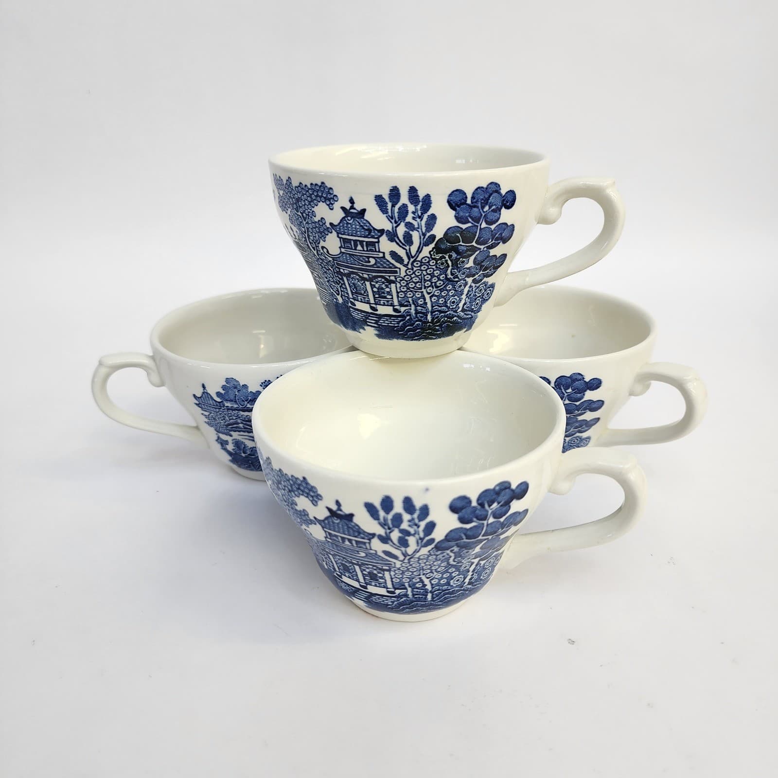 Churchill England Blue Willow Tea Cups Set of 4 Blue White Ironstone Vintage