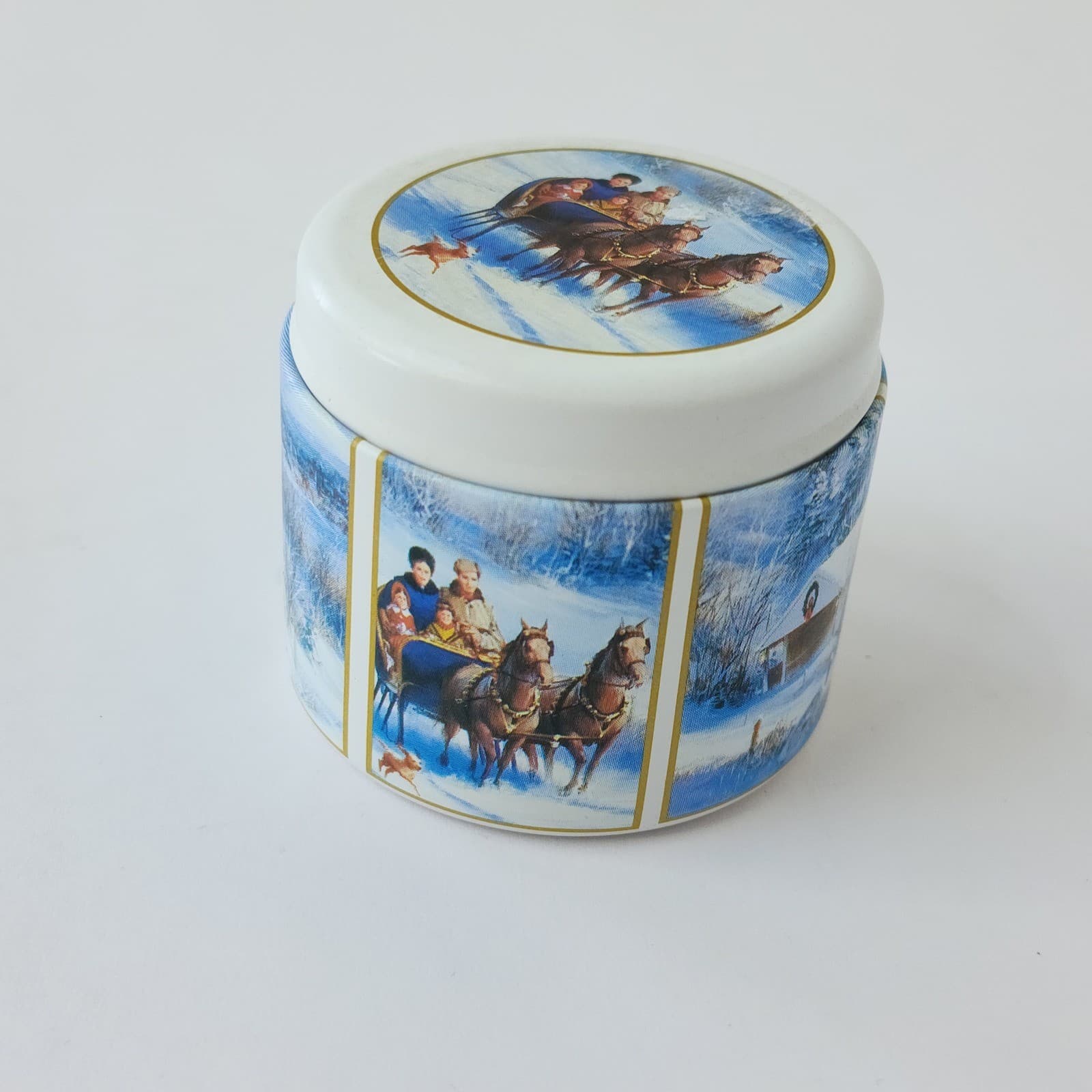 Vintage Claire Burke Sleigh Bells Perfumed Candle 2 oz Metal Tin - Thumbnail 4