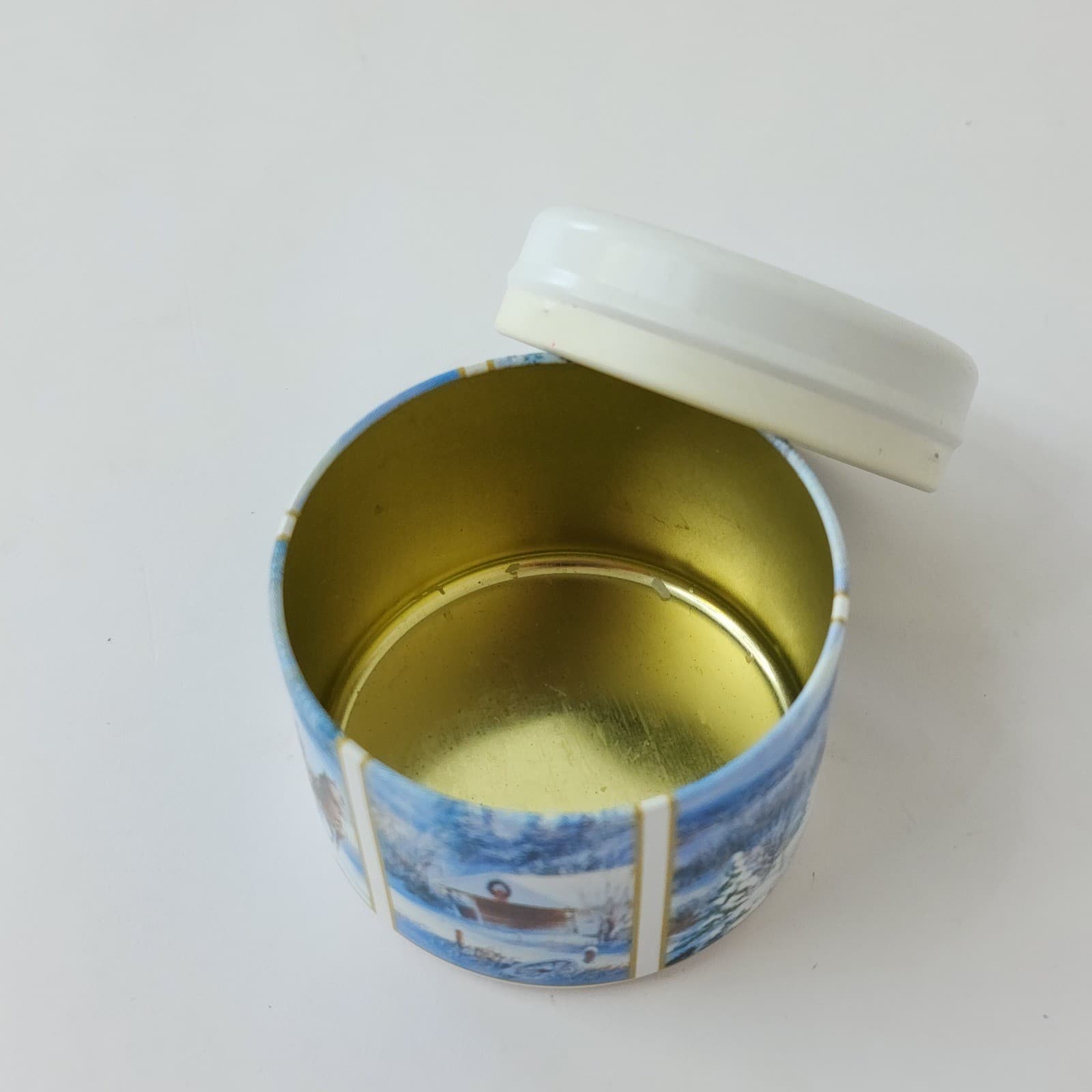 Vintage Claire Burke Sleigh Bells Perfumed Candle 2 oz Metal Tin - Thumbnail 2