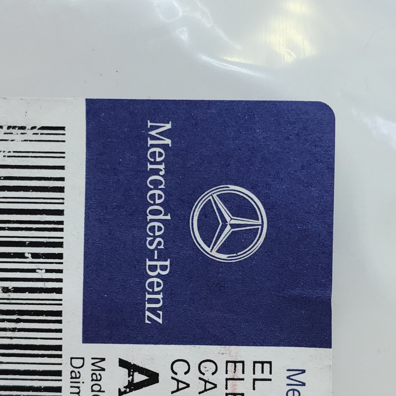 Mercedes-Benz USB to Micro-USB Media Interface Cable A2138204402 Black OEM NEW - Thumbnail 4
