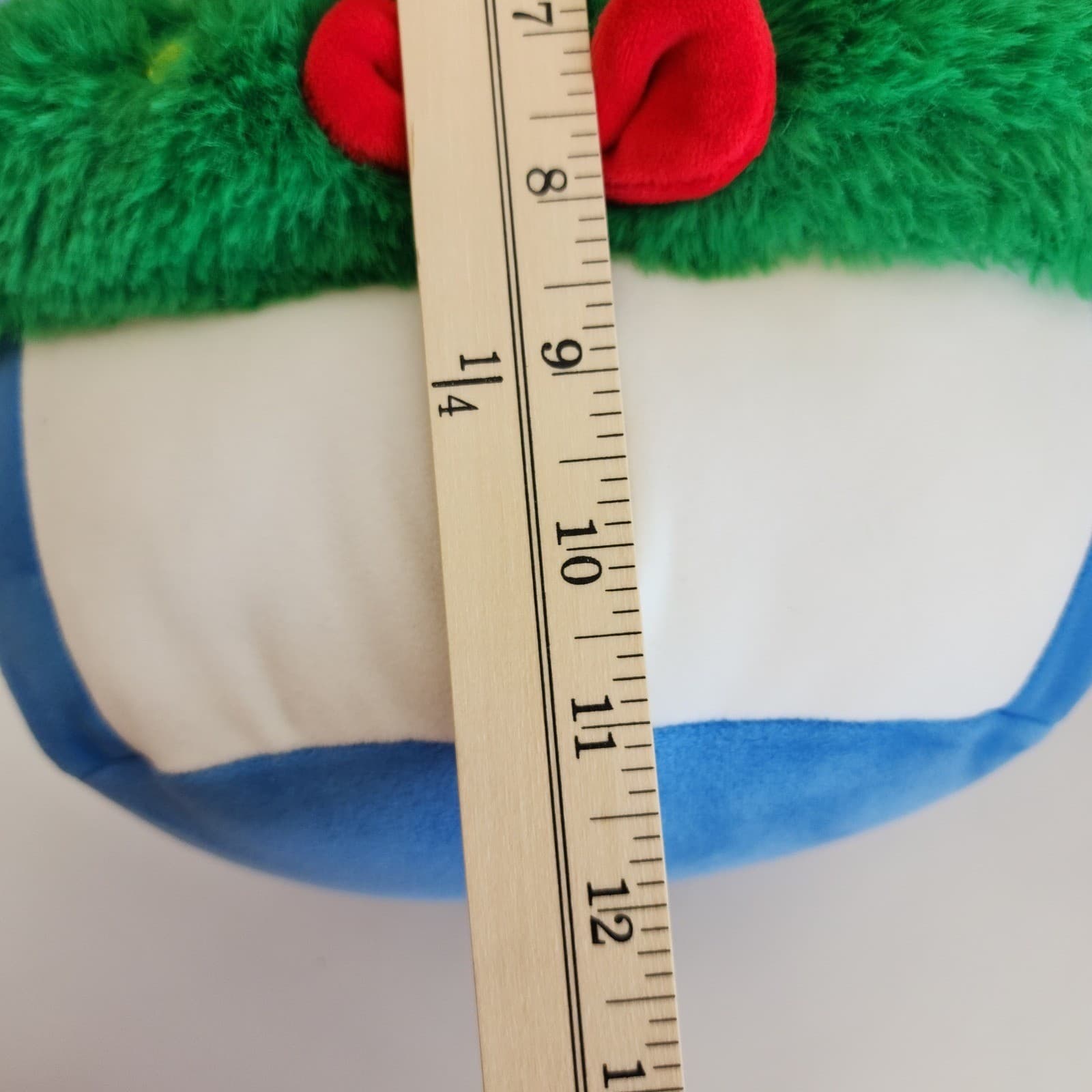 Squishmallows Puff the Penguin 12 Inch Christmas Holiday Plush with Wreath Hat - Thumbnail 6