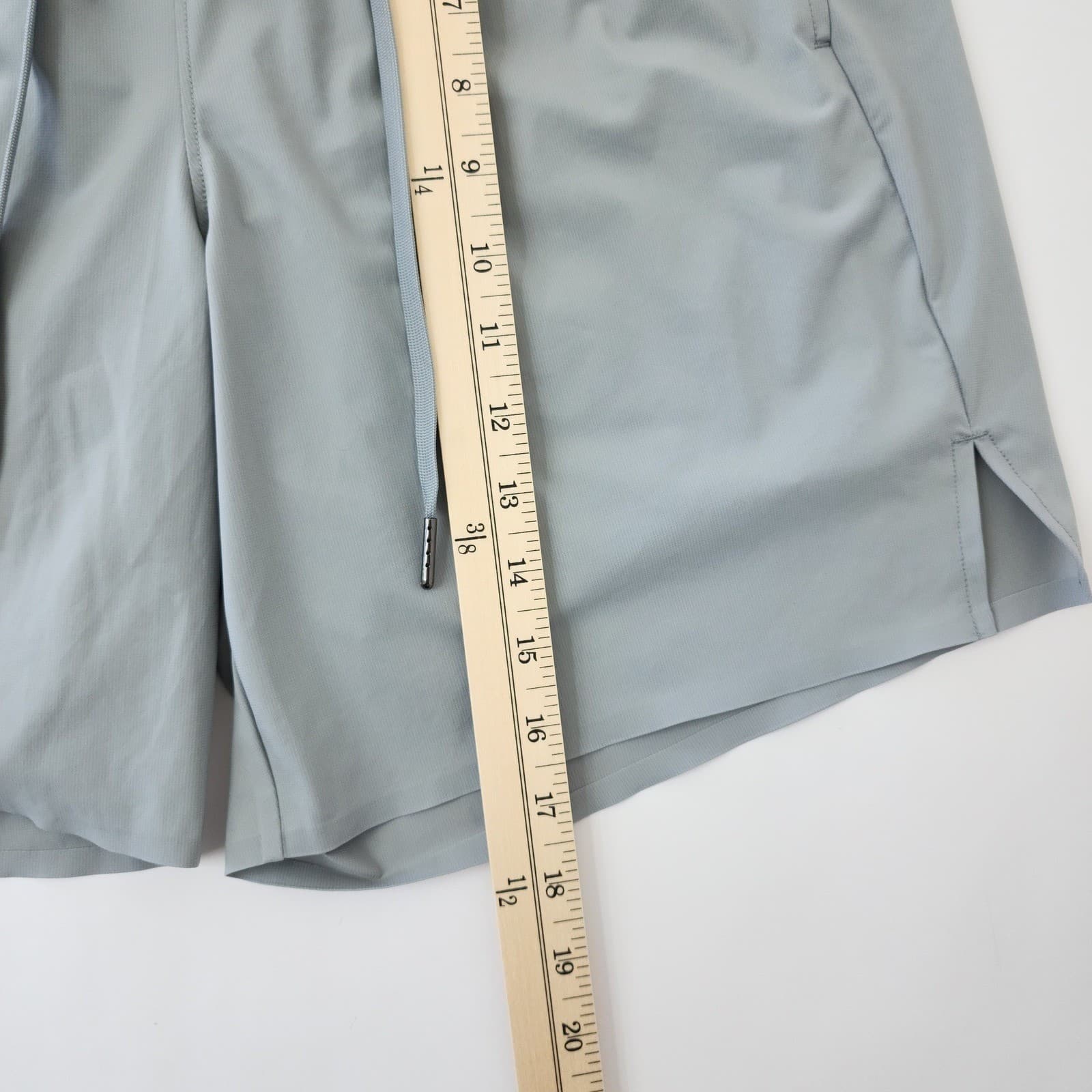Xersion Mens Train Knit Shorts Monument Gray Size M Elastic Waist NWT - Thumbnail 2