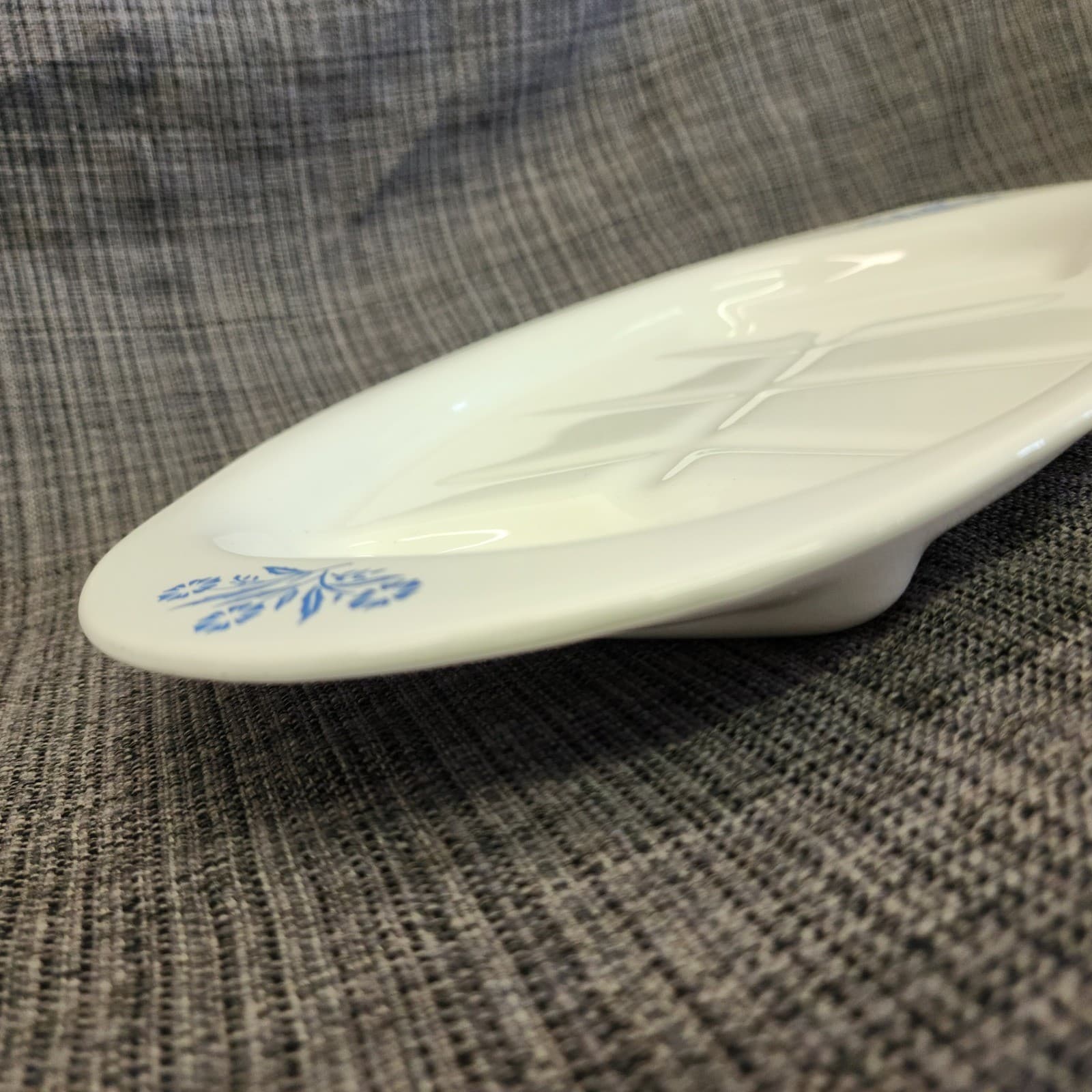 Vintage Corning Ware Blue Cornflower P-19 Meat Platter 16 Inch Oval Tree Well - Thumbnail 5