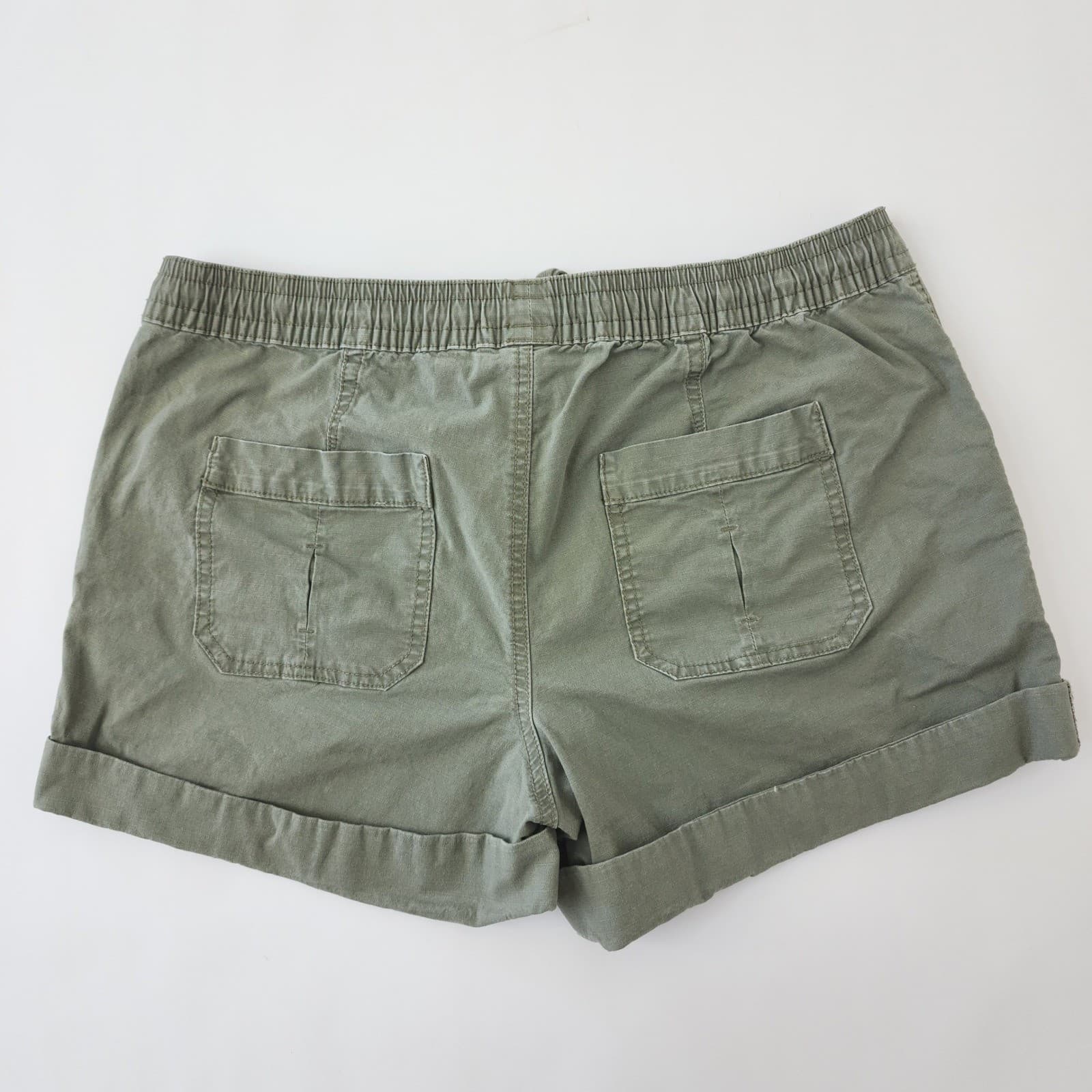 Natural Reflections Women's Olive Green Utility Shorts Elastic Waist Size L - Thumbnail 2