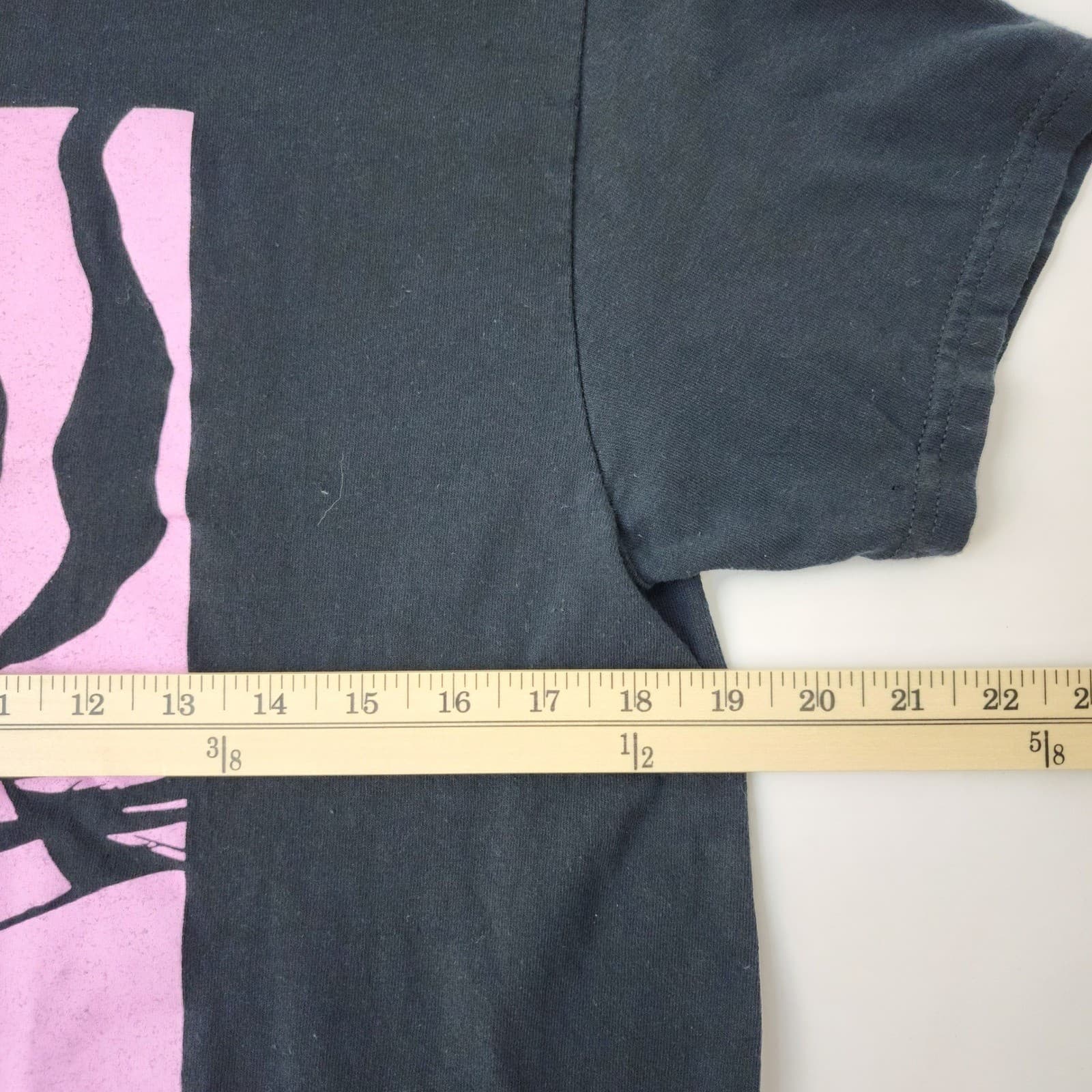 Spencer's Anime Graphic Tee Mens Medium Black Pink Manga Girl Kanji T-Shirt - Thumbnail 5