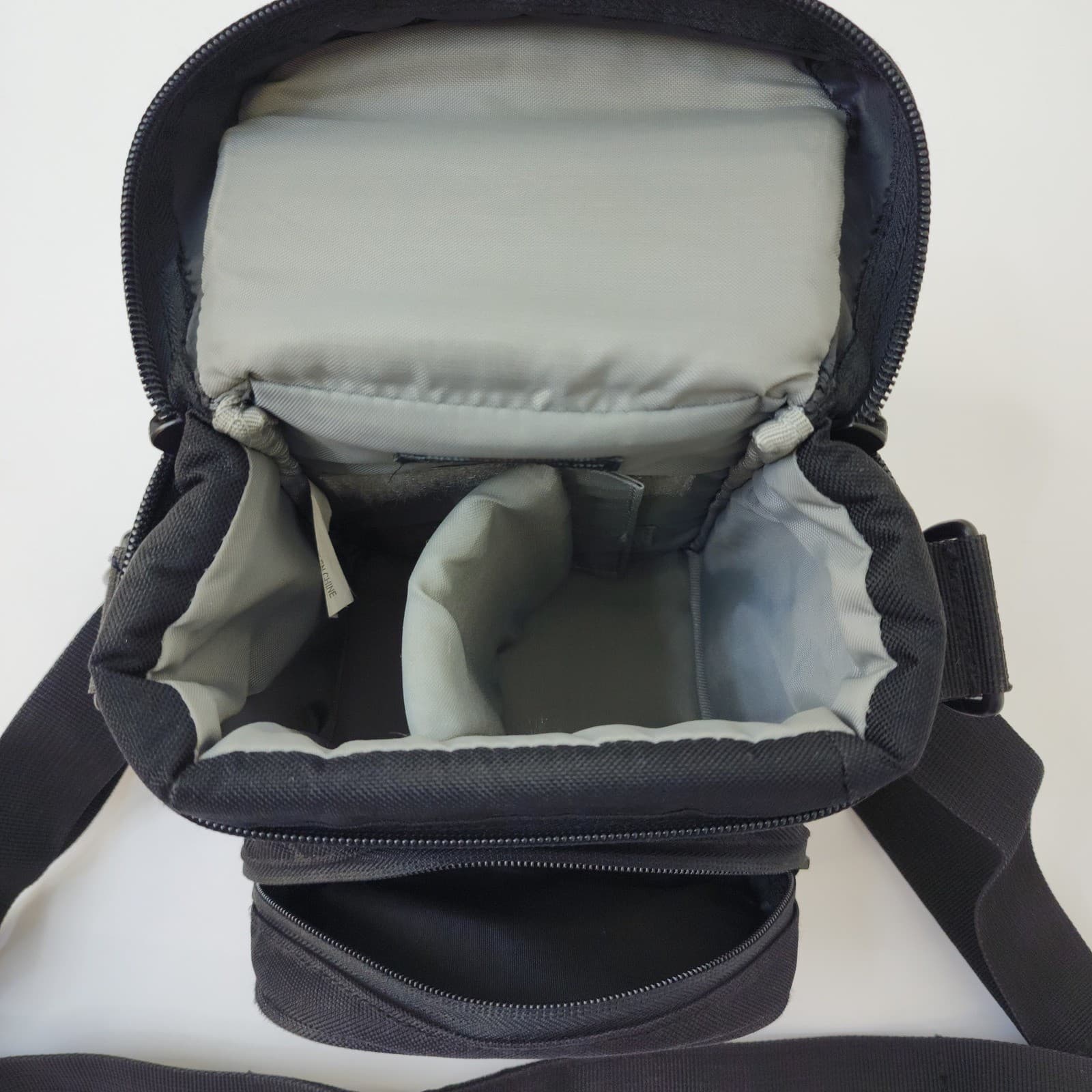 Lowepro EX 120 Digital Camera Shoulder Bag Black Padded Case with Strap - Thumbnail 3