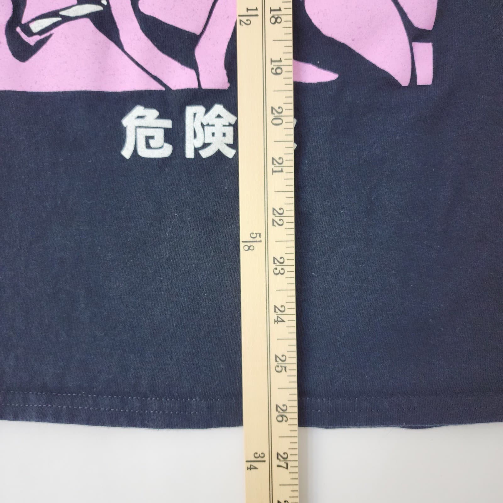 Spencer's Anime Graphic Tee Mens Medium Black Pink Manga Girl Kanji T-Shirt - Thumbnail 4