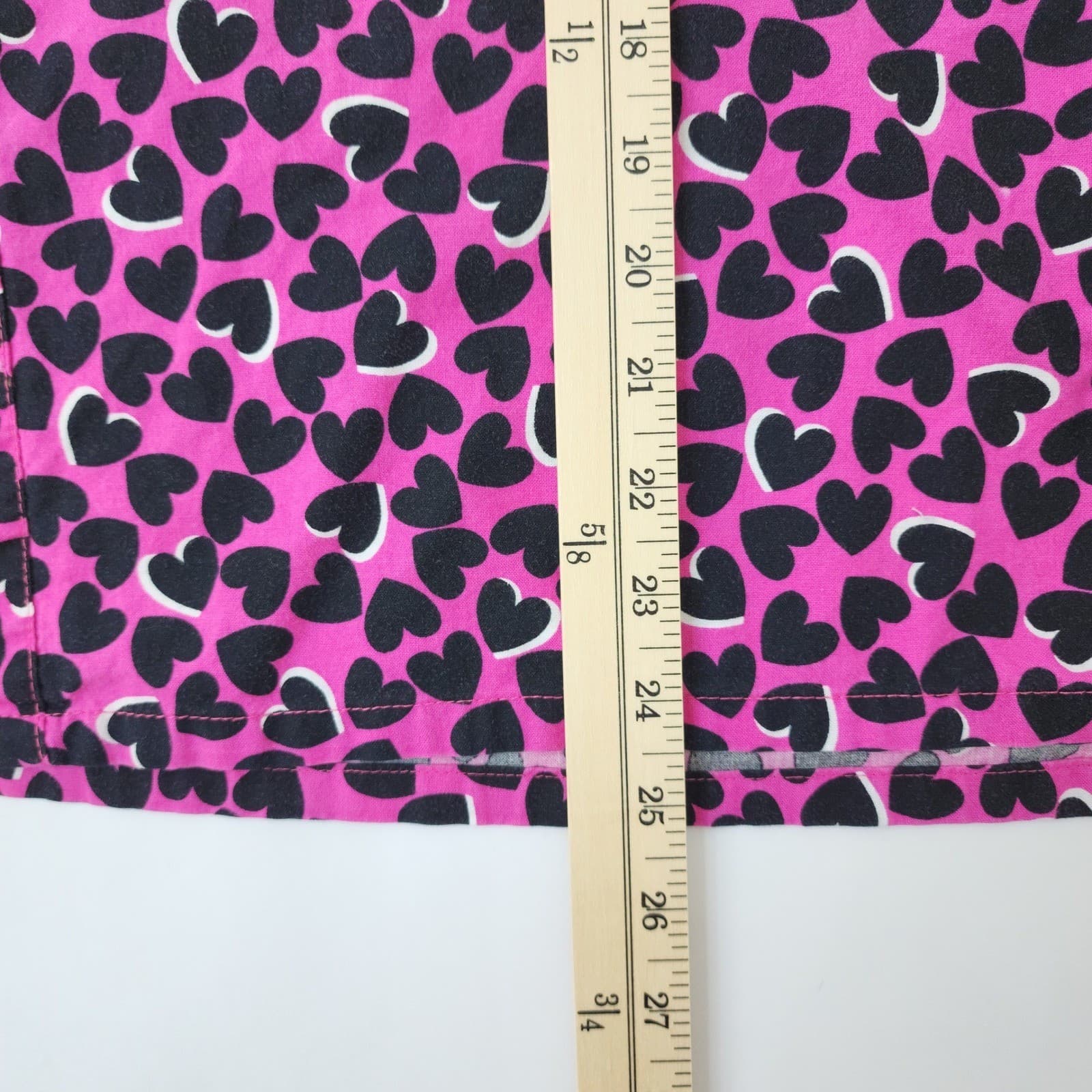 Pink Heart Print V-Neck Scrub Top Short Sleeve Two Pocket Medical Uniform XL - Thumbnail 3