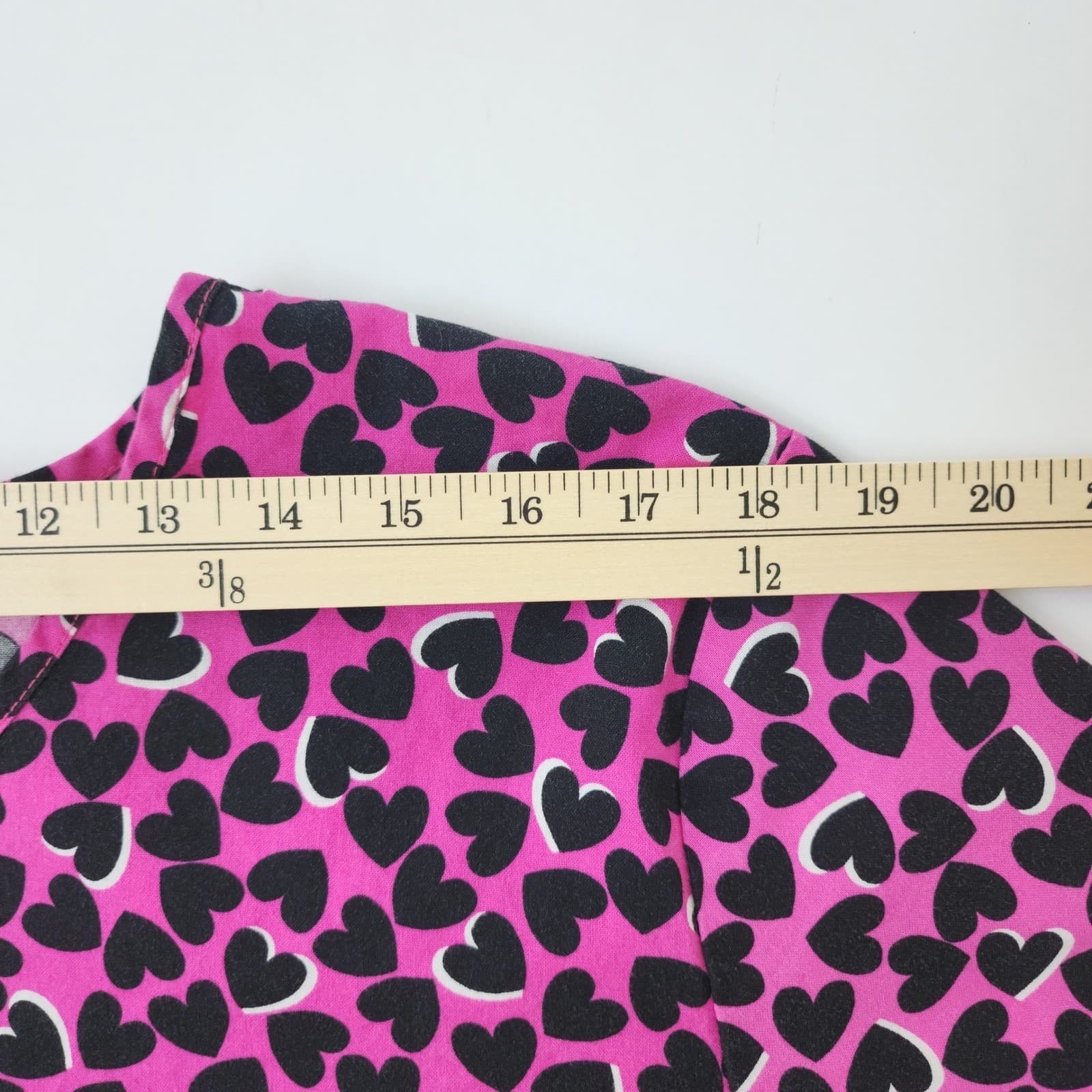 Pink Heart Print V-Neck Scrub Top Short Sleeve Two Pocket Medical Uniform XL - Thumbnail 5
