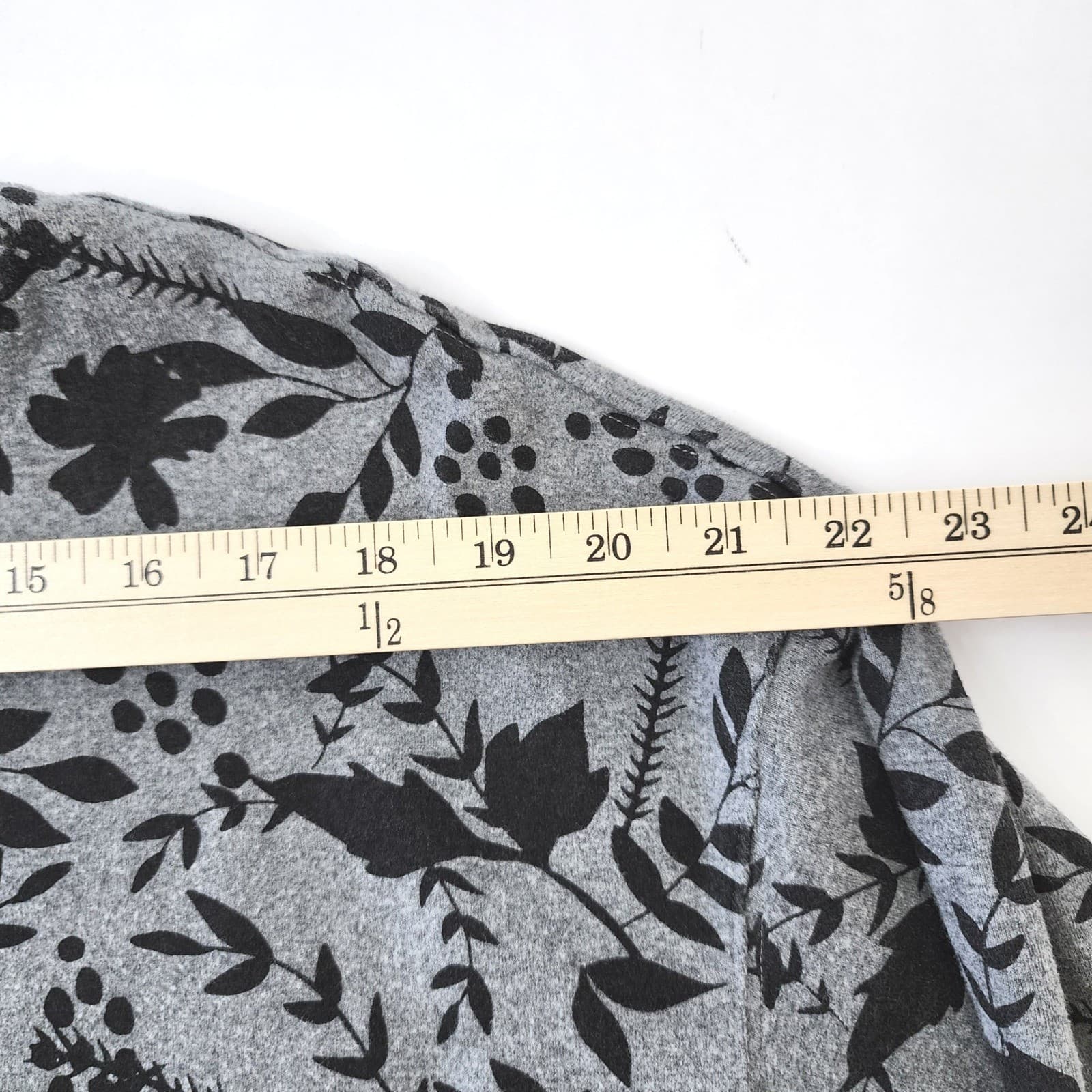 Ampersand Avenue Gray Black Floral Botanical Crewneck Sweatshirt XS Pullover - Thumbnail 4