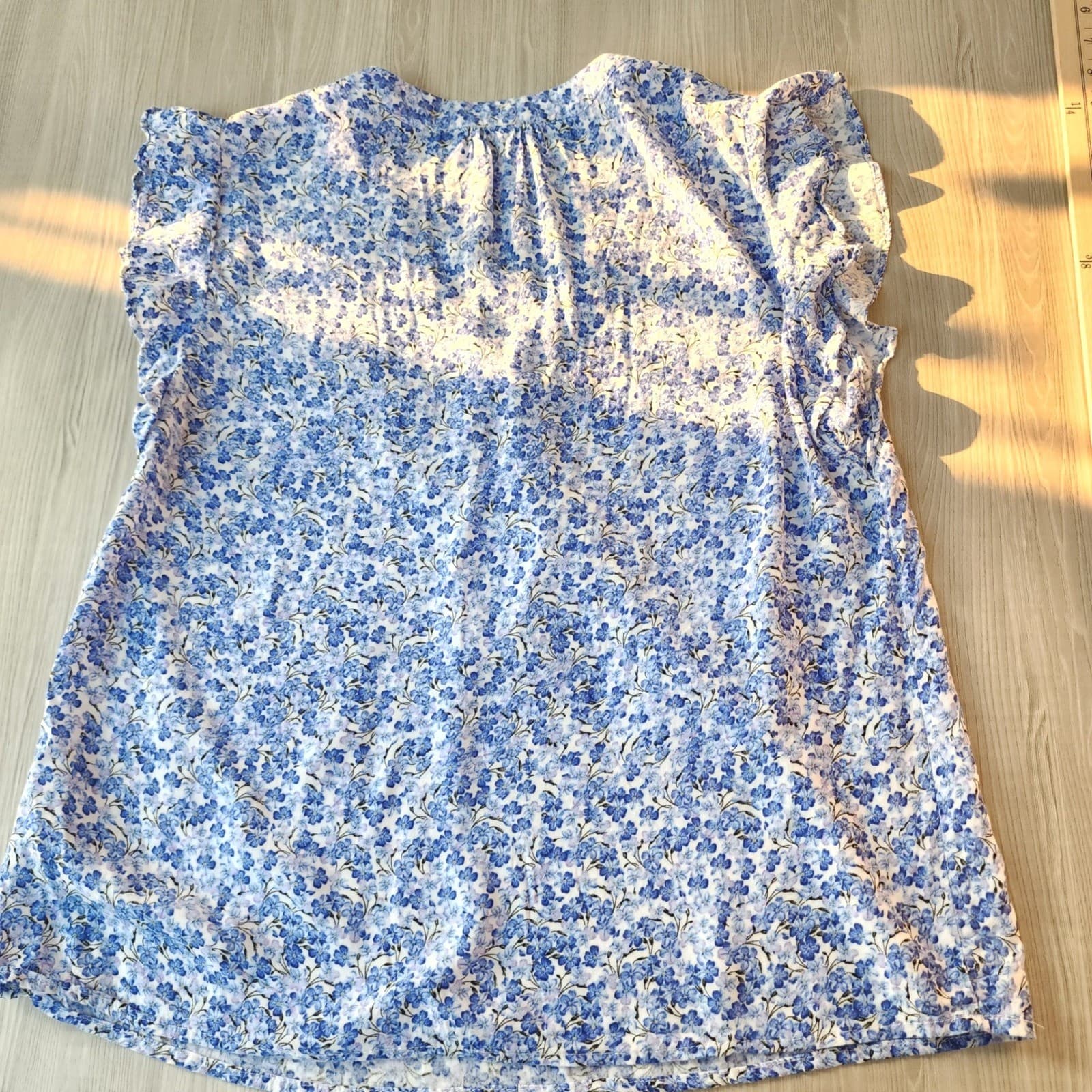 Anne Carson Blue Floral V-Neck Ruffle Cap Sleeve Blouse Top Large - Thumbnail 2
