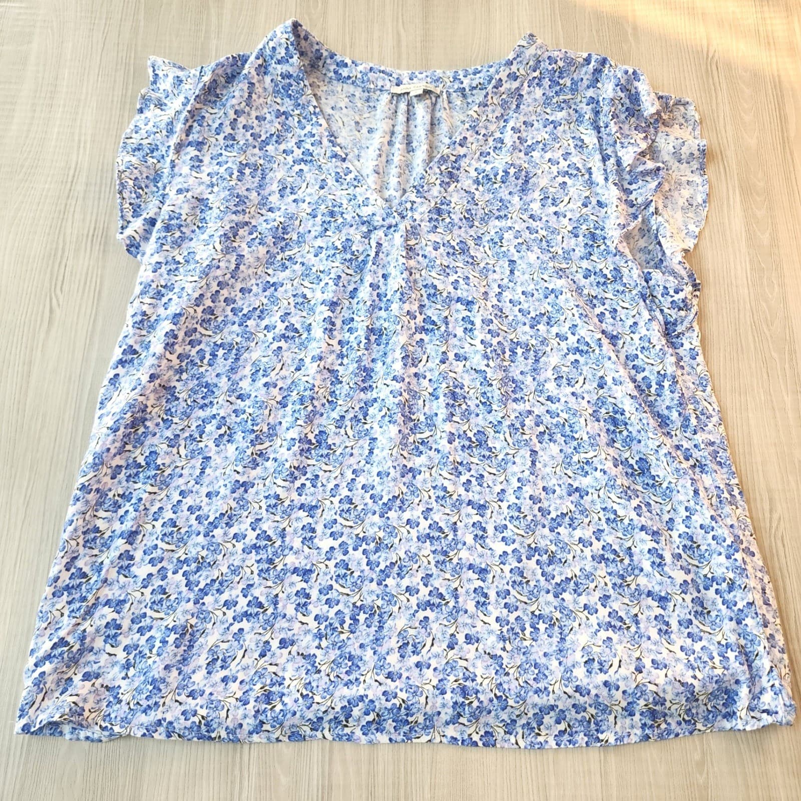 Anne Carson Blue Floral V-Neck Ruffle Cap Sleeve Blouse Top Large