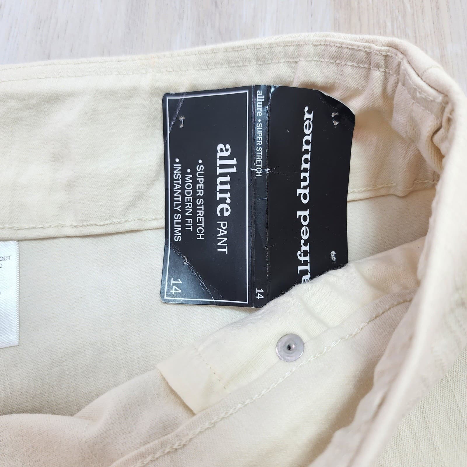 Alfred Dunner Allure Slim Fit Super Stretch Embroidered Crop Pants Cream Size 14 - Thumbnail 5