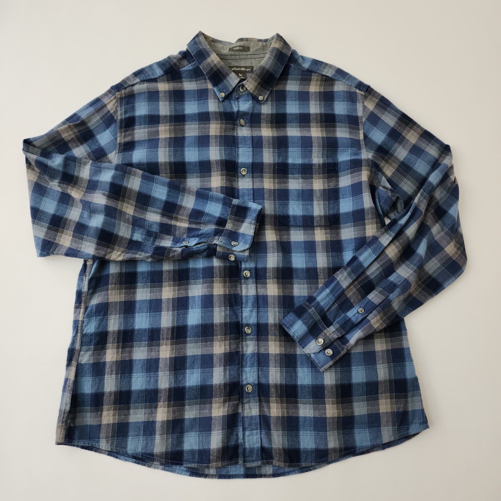 Eddie Bauer Mens XL Classic Fit Blue Grey Plaid Flannel Button Down Shirt