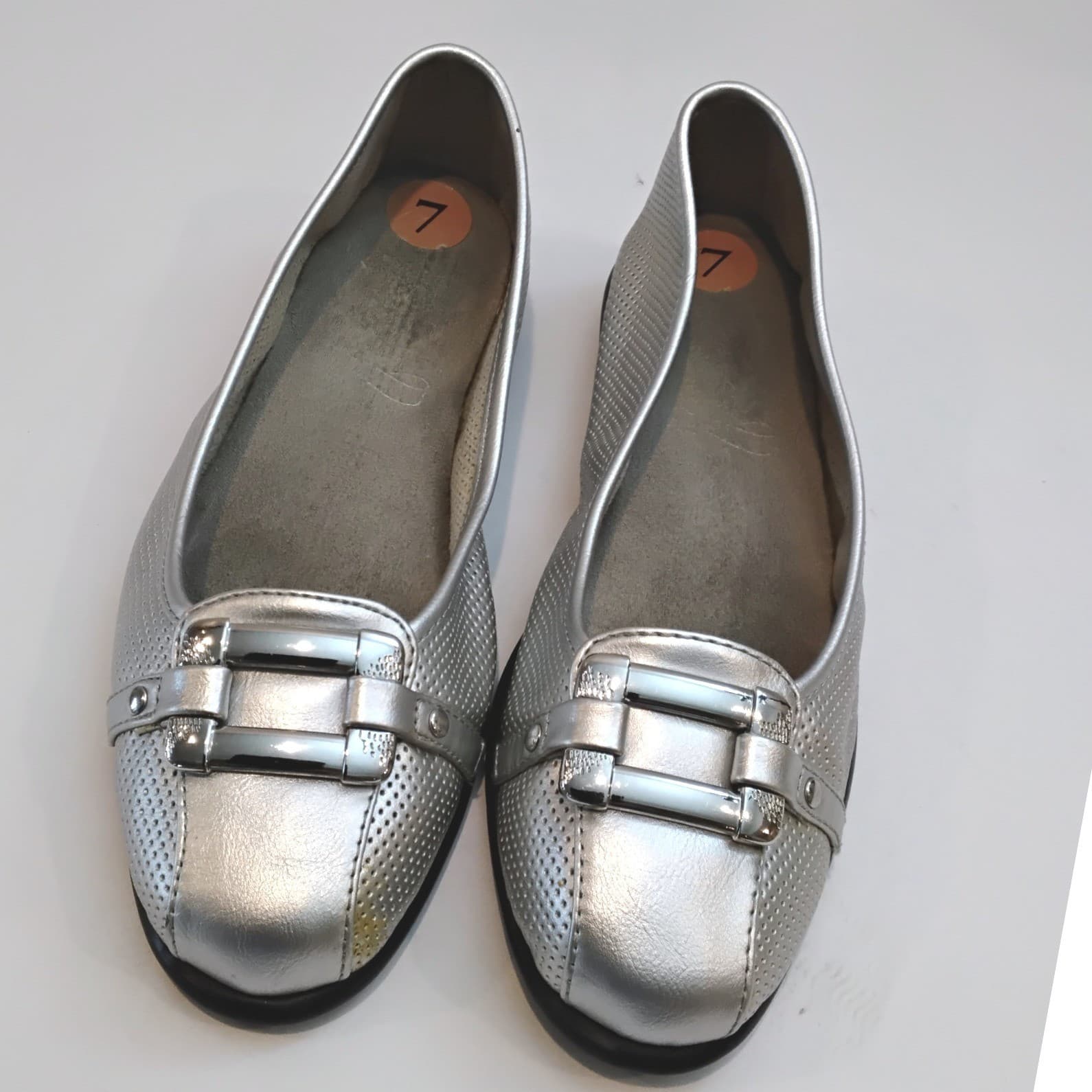 Aerosoles Silver Metallic Perforated Buckle Flats Womens 7 Square Toe Slip On - Thumbnail 2